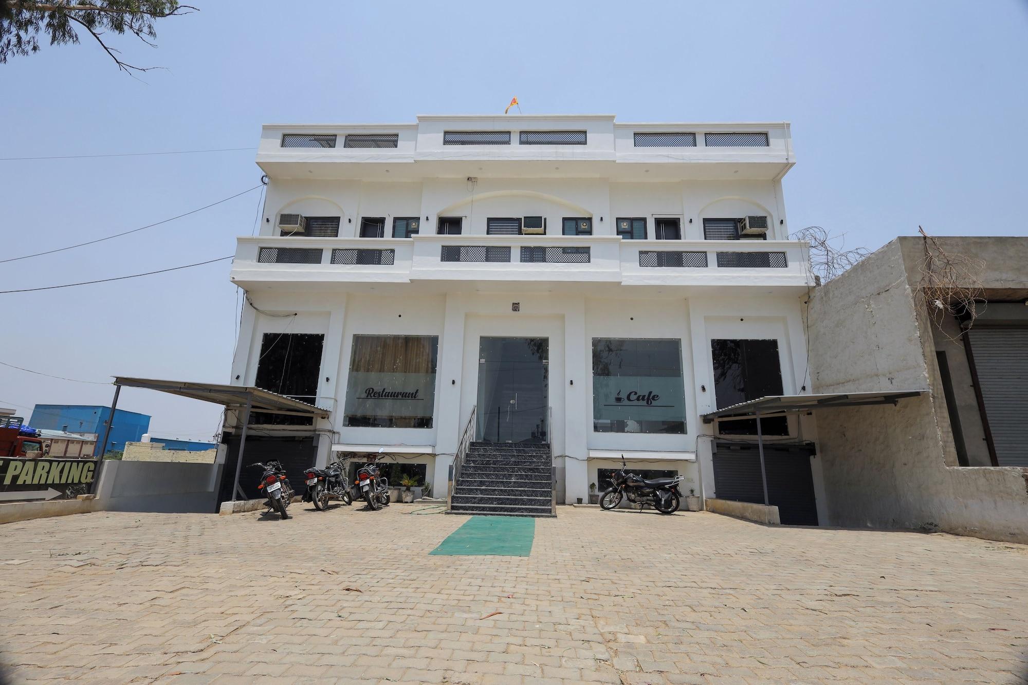 Varios Sapphire Hotel & Banquet