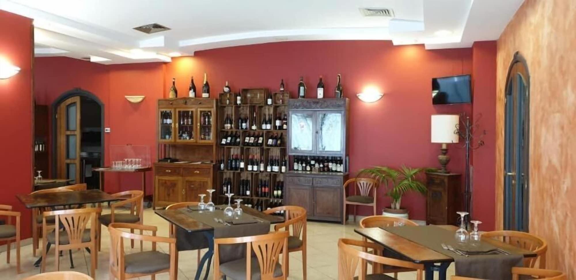 Bar/Salón Hotel Scrivano