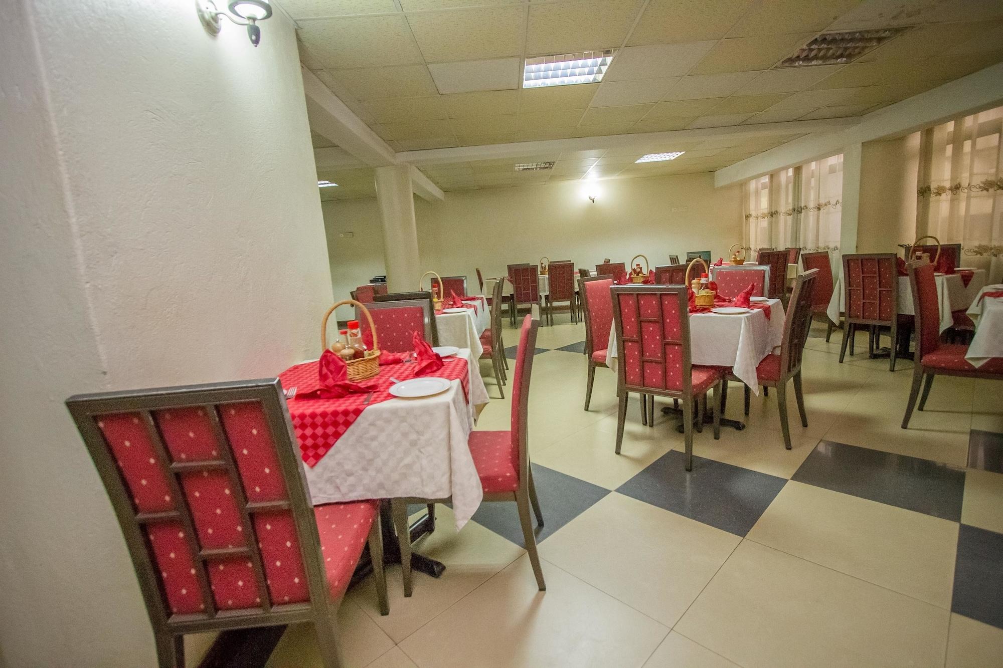 Bar/Salón Holiday Express Hotel