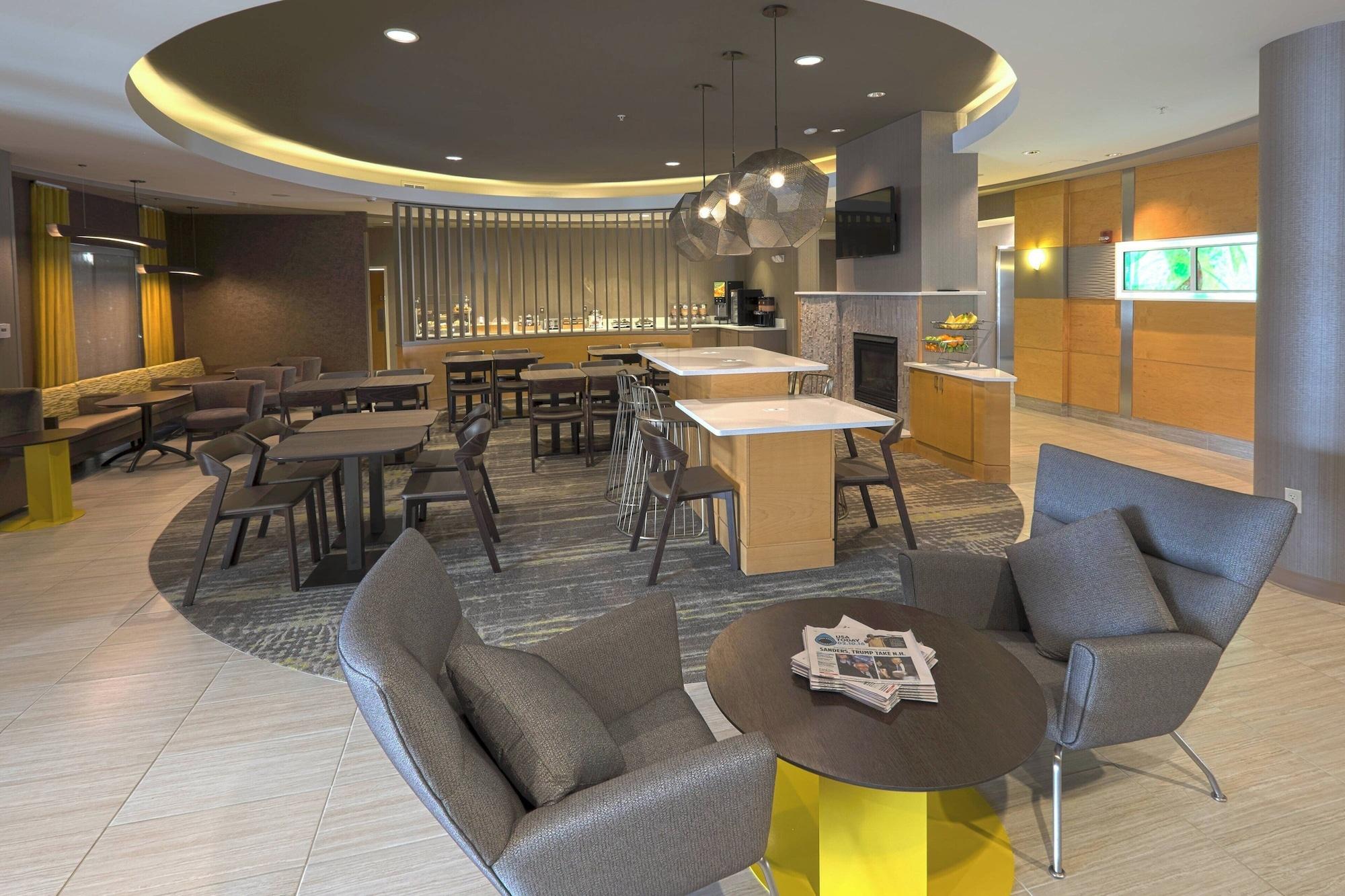 Vista Lobby SpringHill Suites by Marriott Albany-Colonie