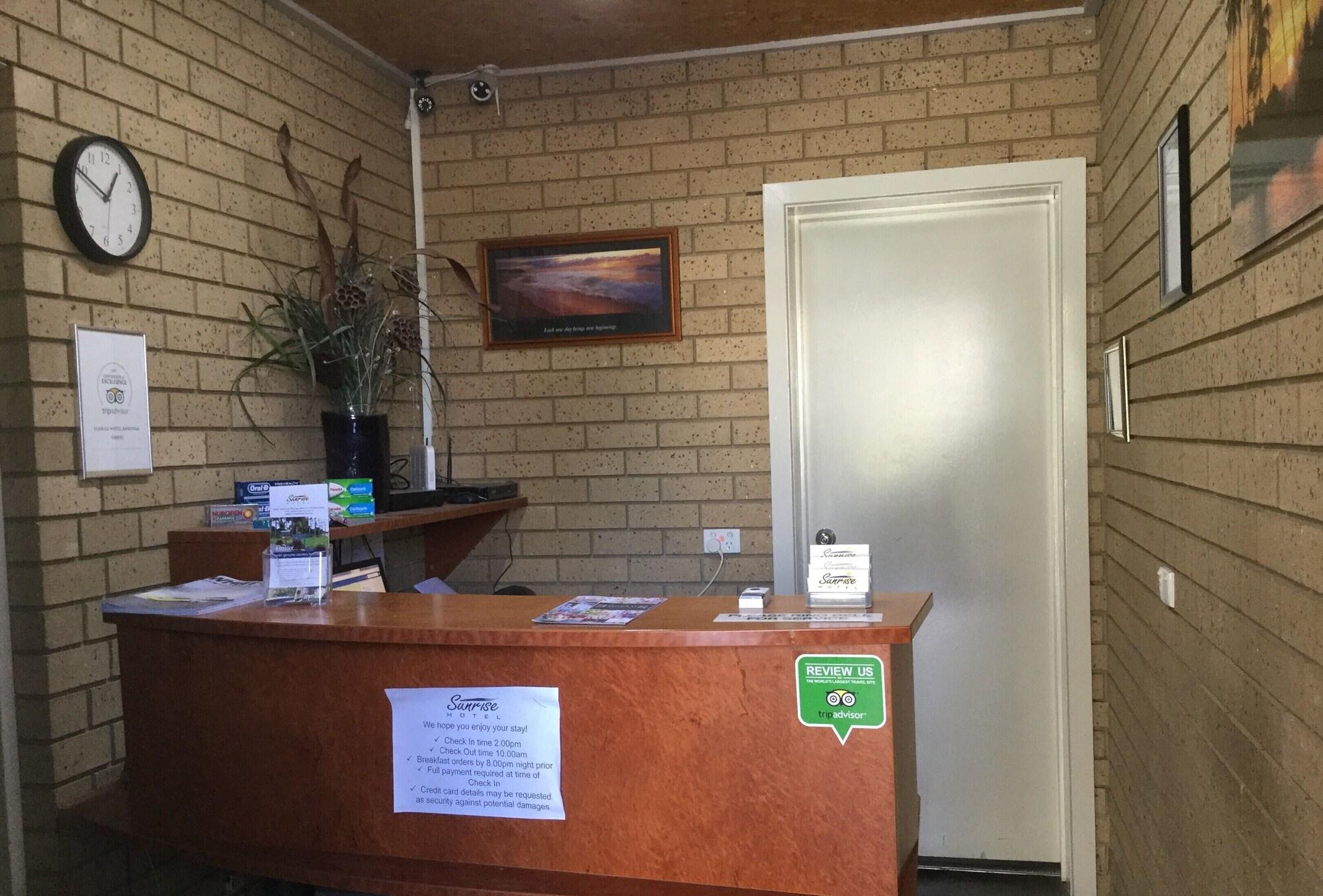 Vista Lobby Sunrise Motel