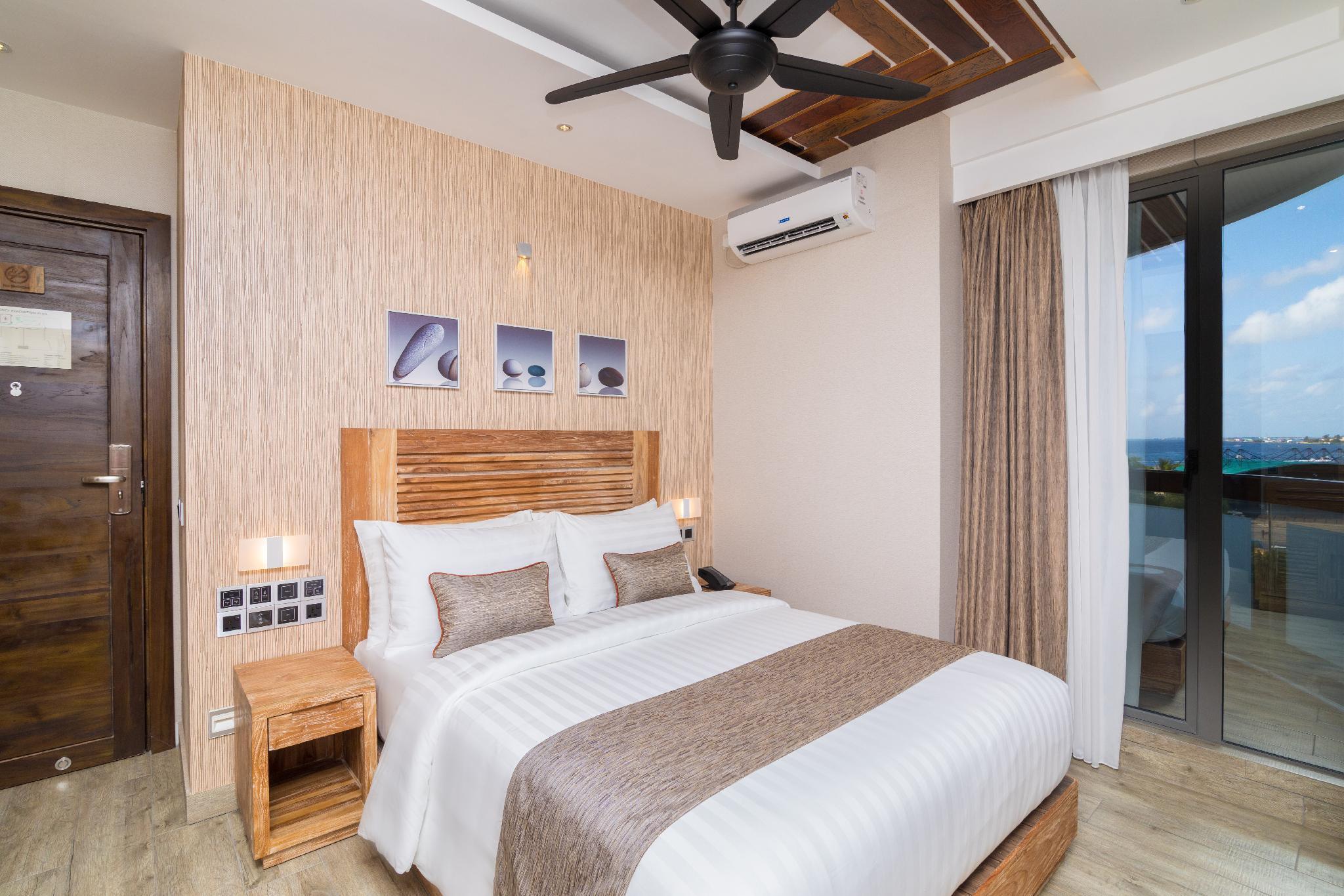 Vista Exterior Samann Grand