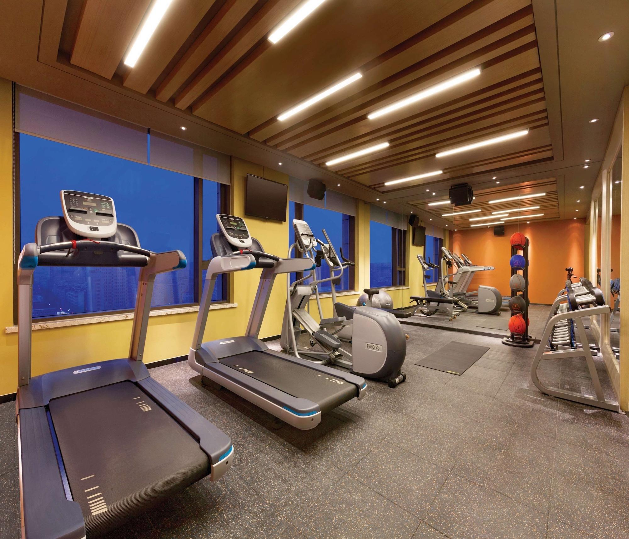 Gimnasio Hilton Garden Inn Dandong