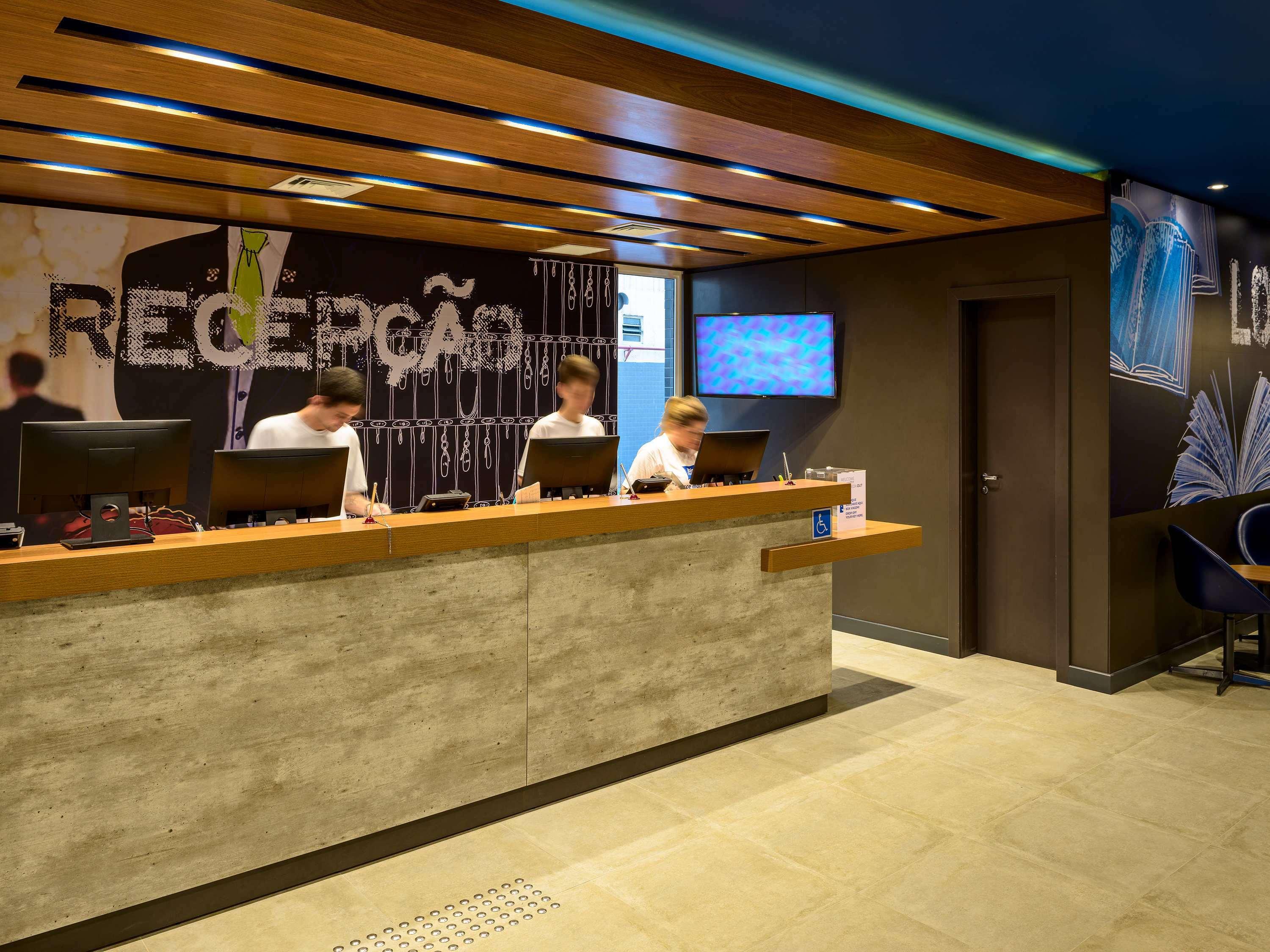 Vista Lobby ibis budget Santos Gonzaga