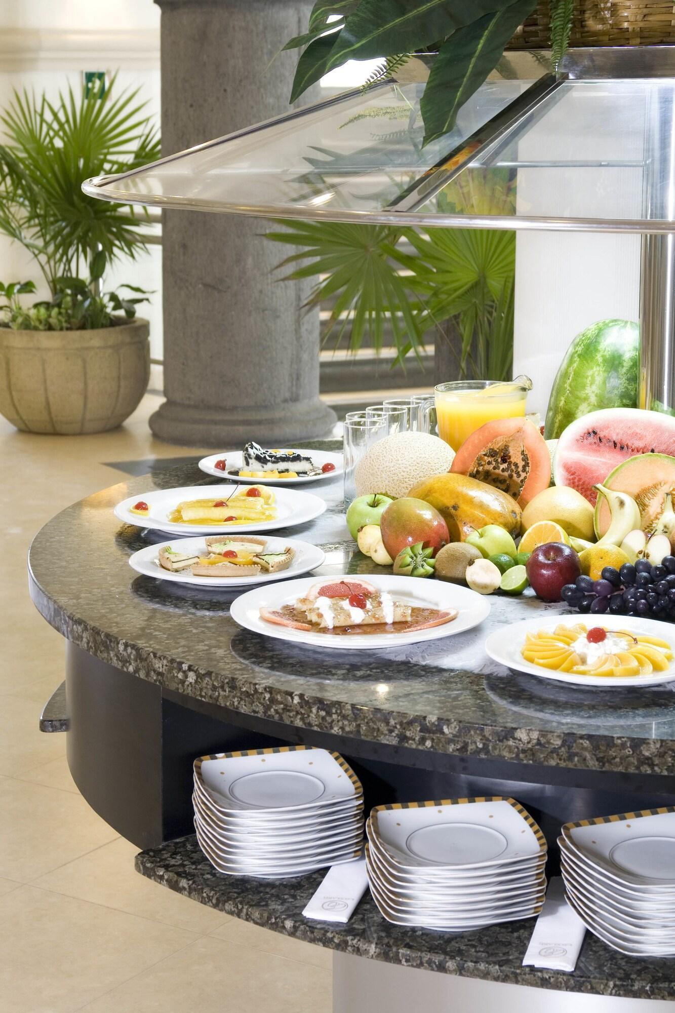 Restaurant Excelaris Grand Resort Conventions And Spa