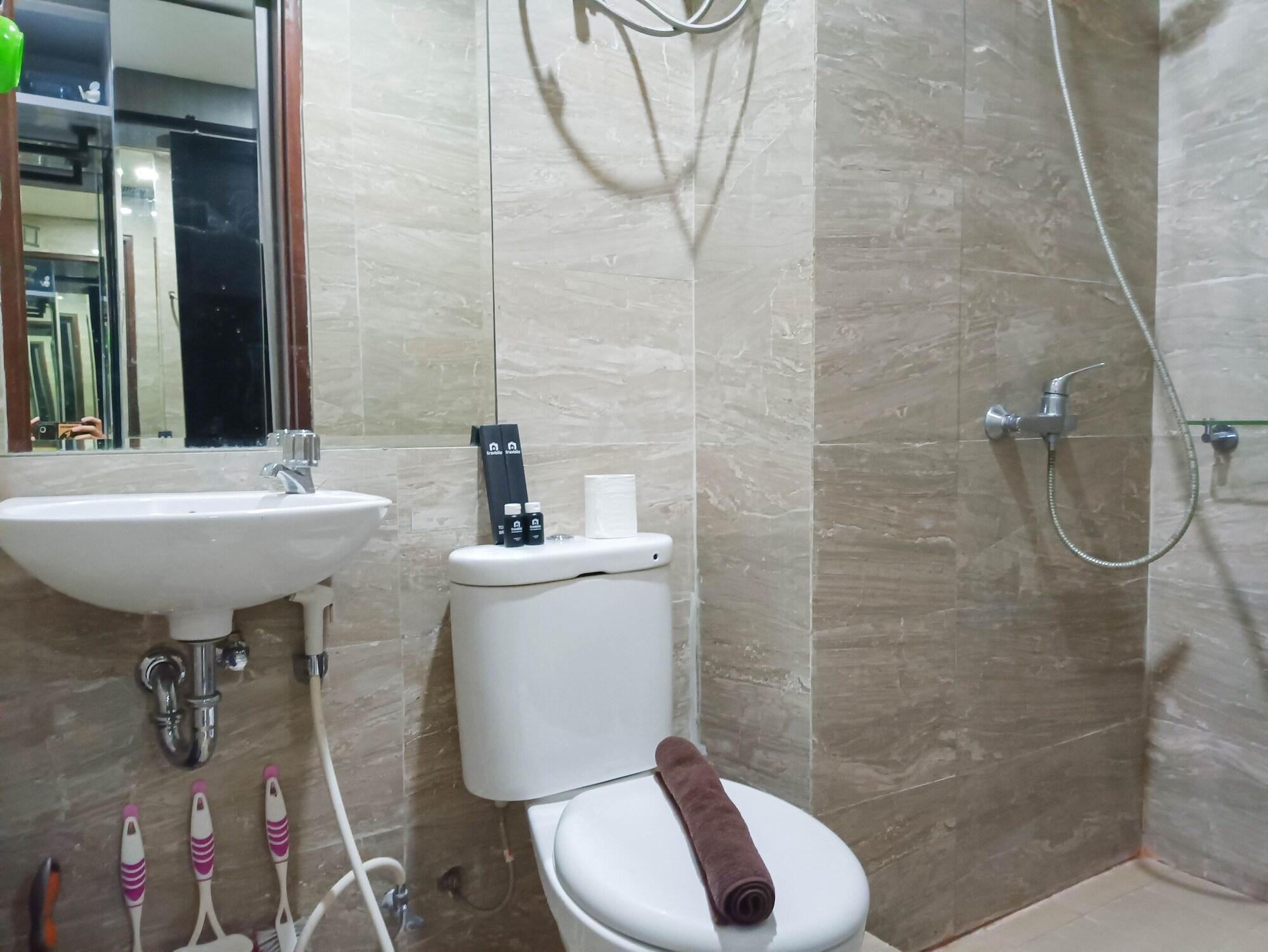 Varios Relaxing Studio At Vida View Makassar Apartment