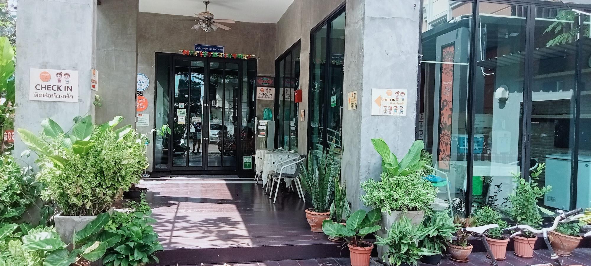 Vista Lobby Collection O The Bangkok Cha Cha Suite