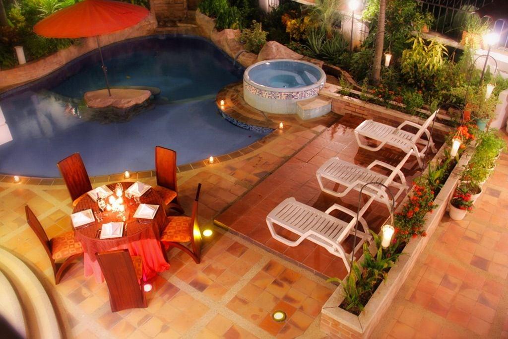 Vista Piscina Serenity Suites