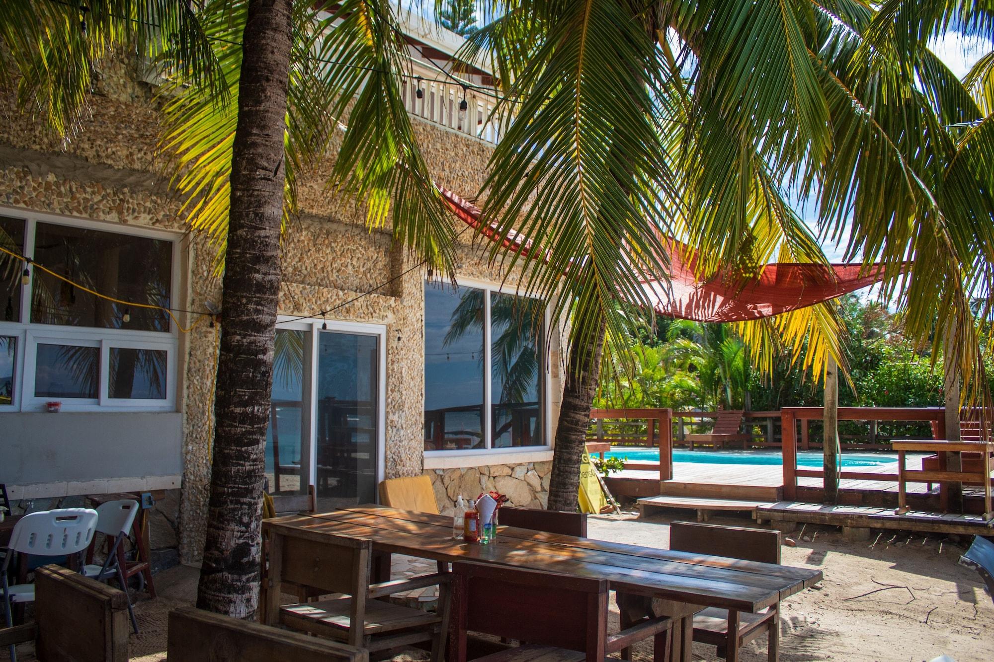 Restaurant Coconut Tree West Bay