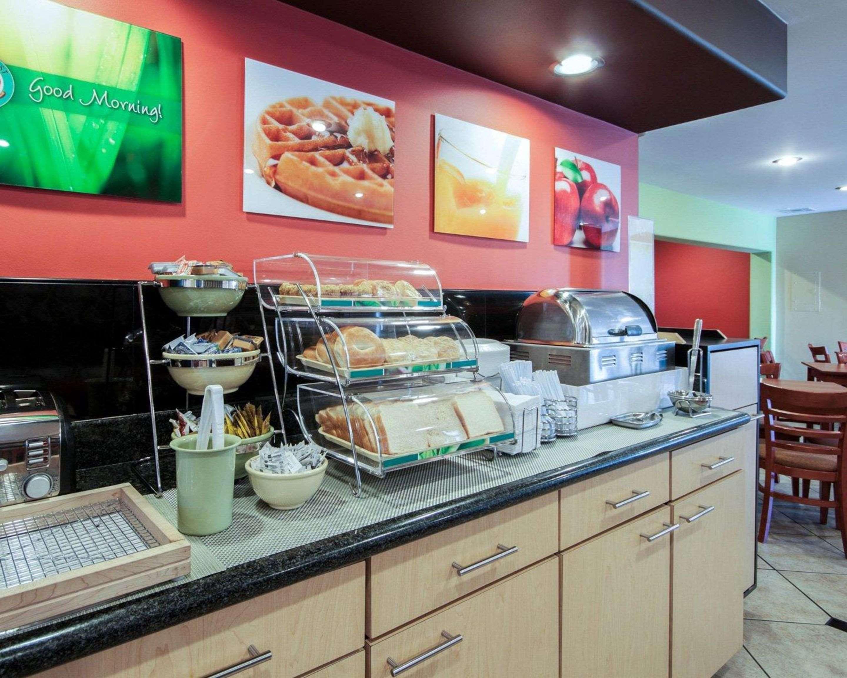 Restaurant Quality Inn Airport East