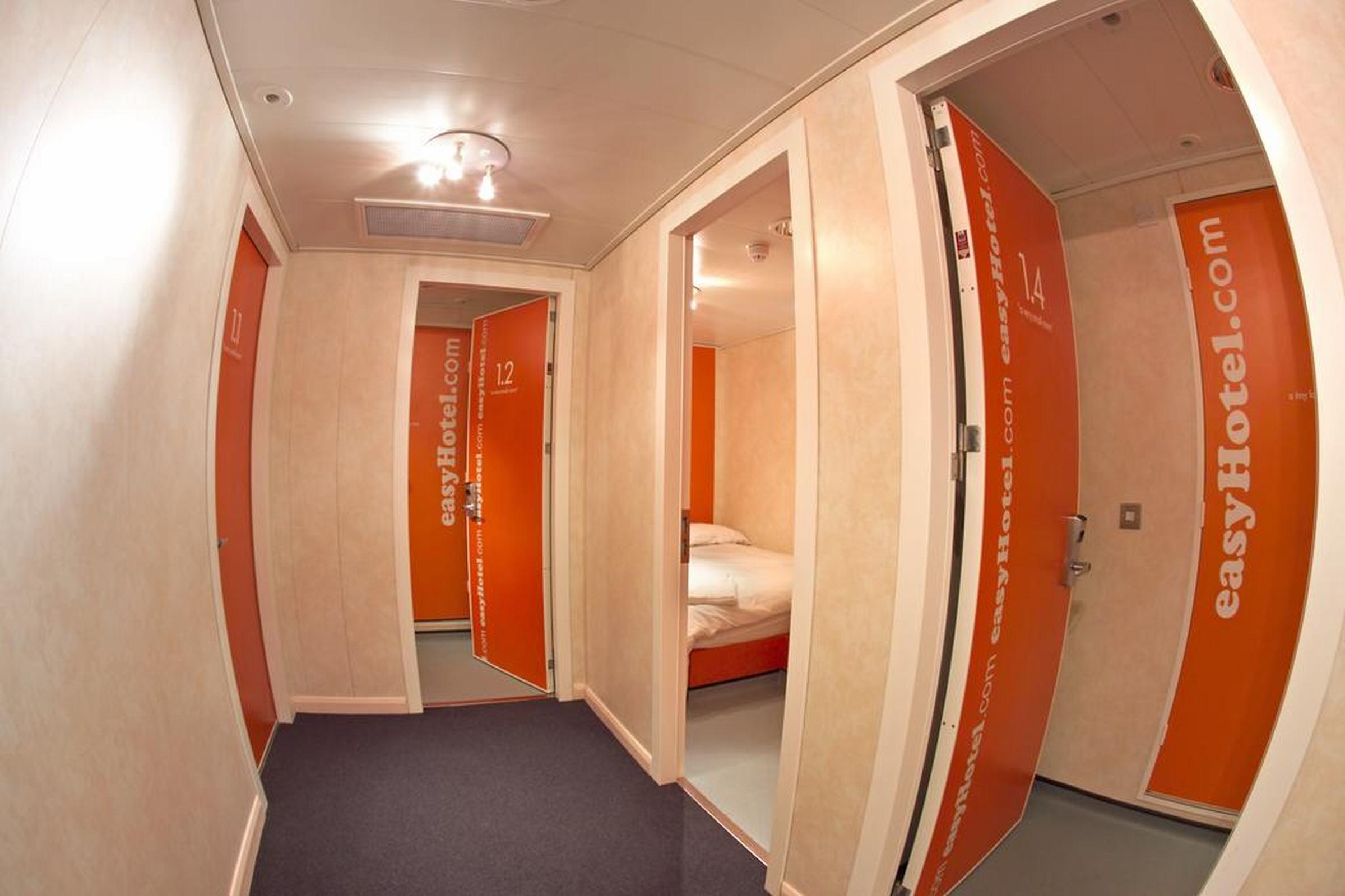 Vista Lobby Easyhotel South Kensington
