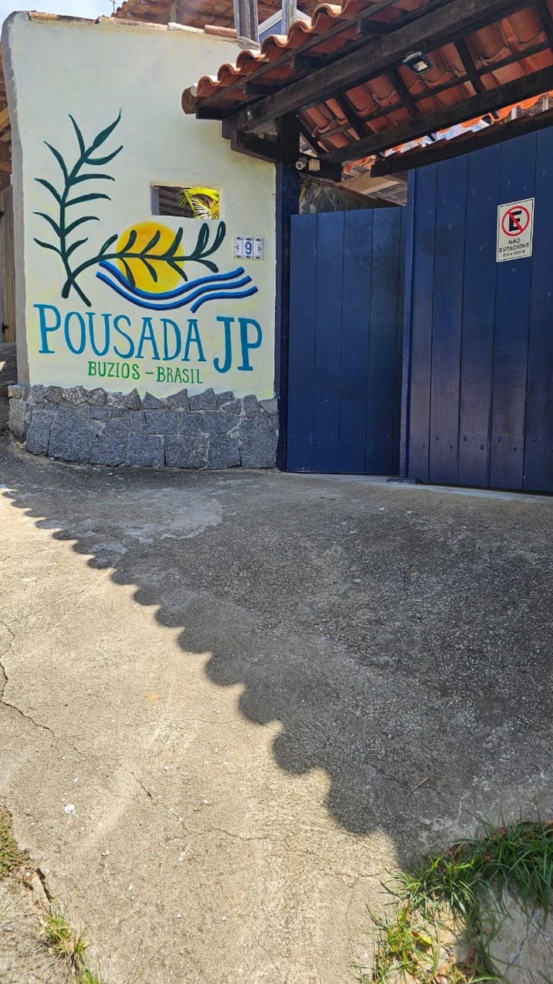 Vista da fachada Casa Cacau Buzios