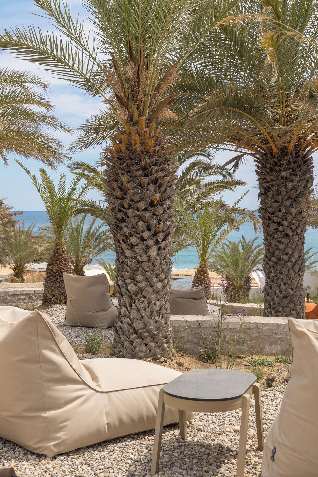 Vista Exterior Golden Milos Beach House by Domotel