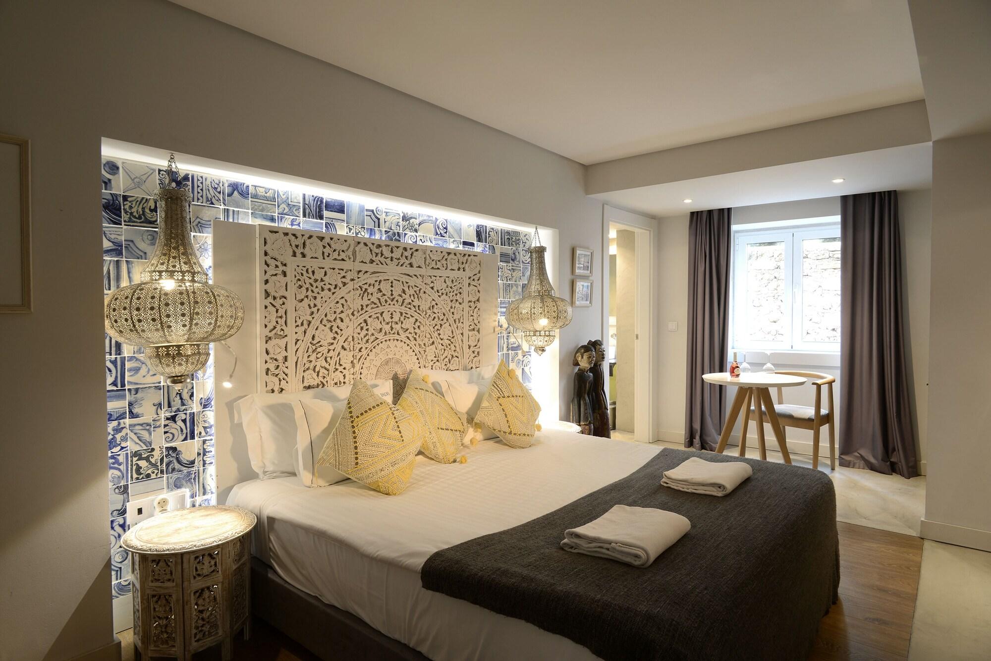 Varios Dalma Old Town Suites