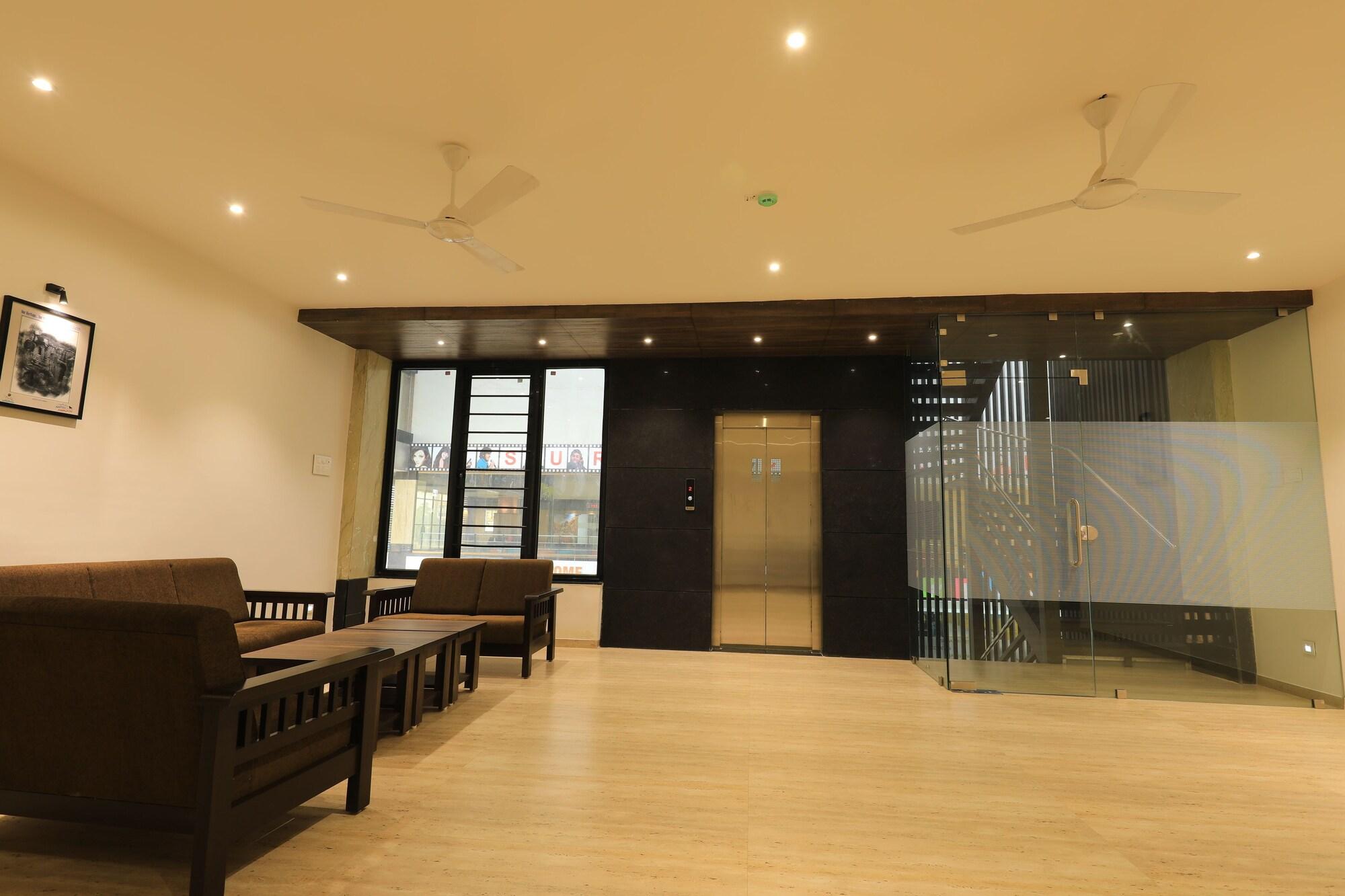 Vista Lobby The Byke Suraj Club