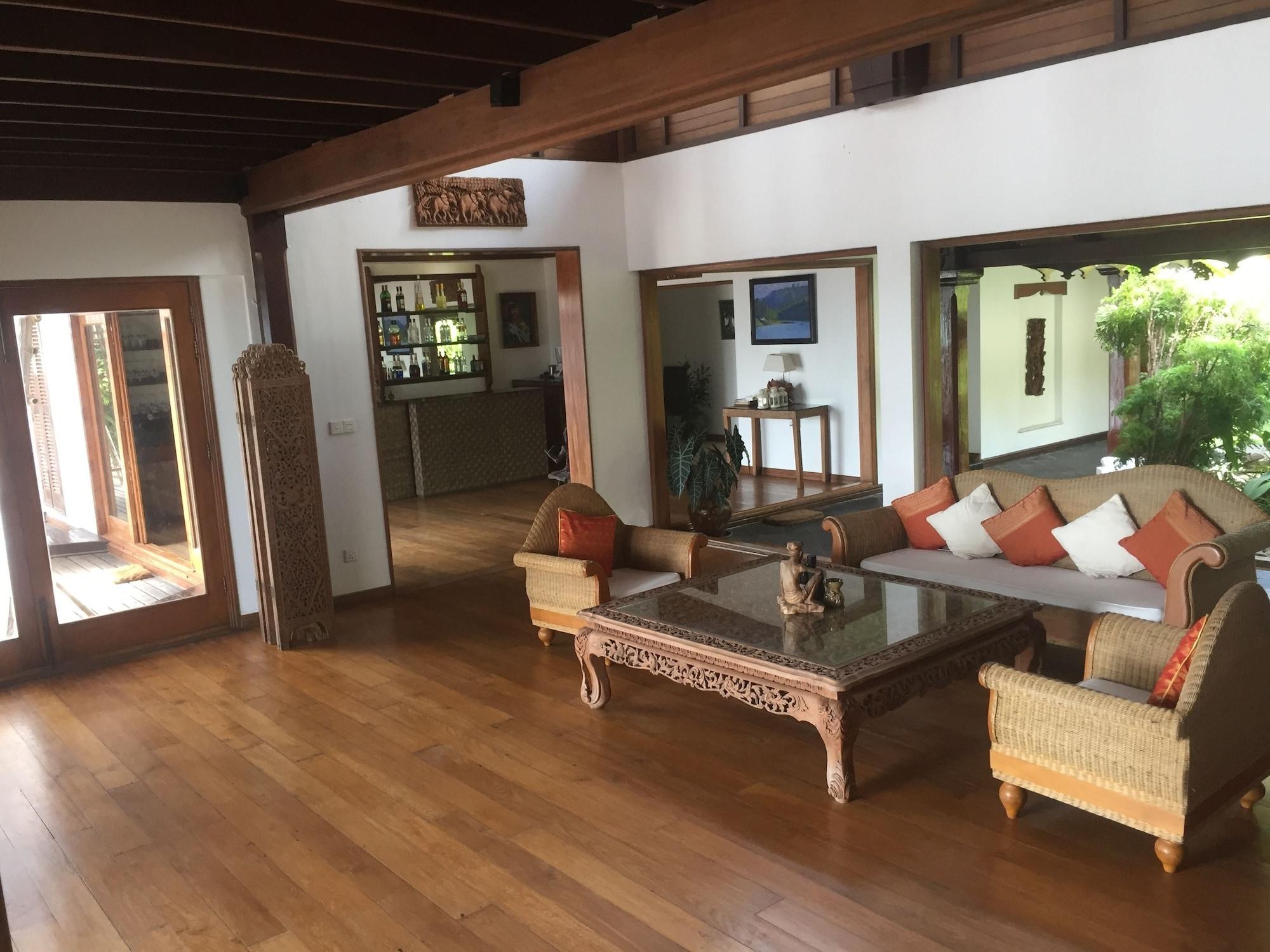 Vista Lobby Yoma Cherry Lodge