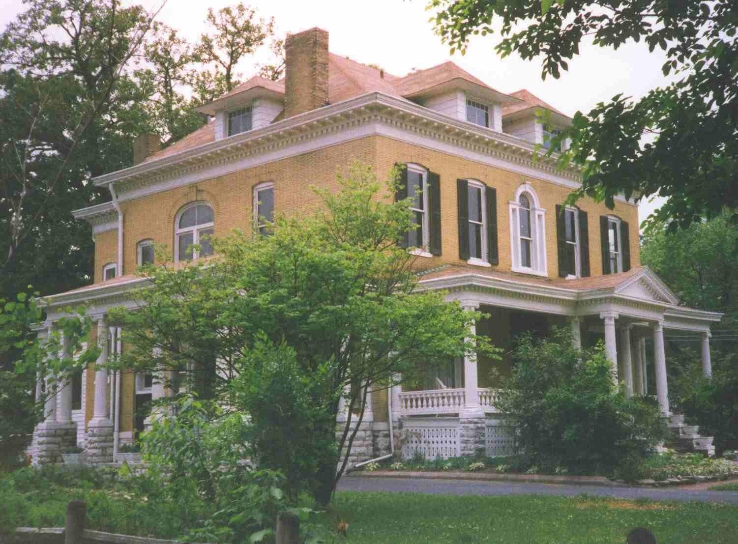 Varios Beall Mansion An Elegant Bed & Breakfast Inn