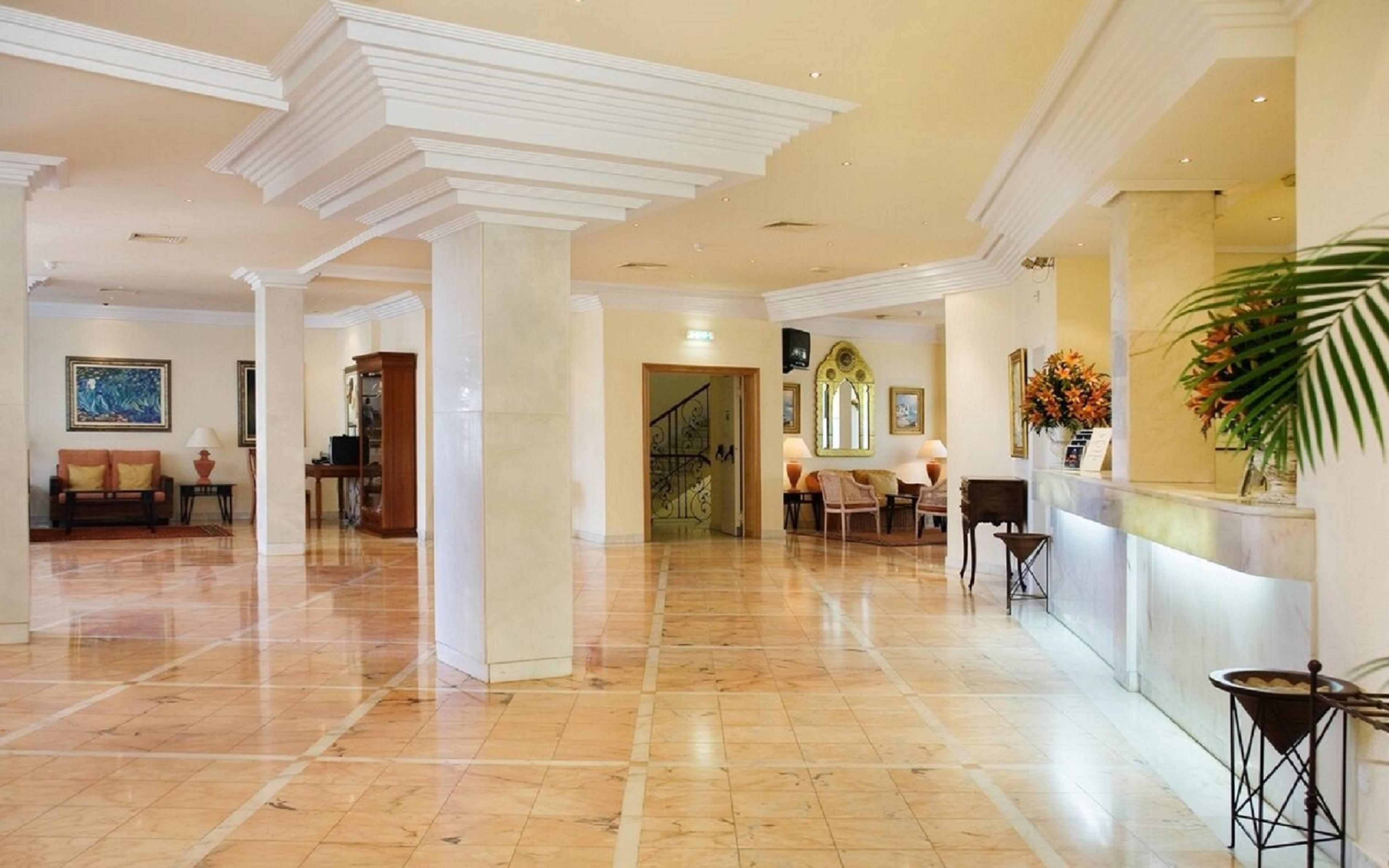 Vista Lobby Vale do Garrao Villas