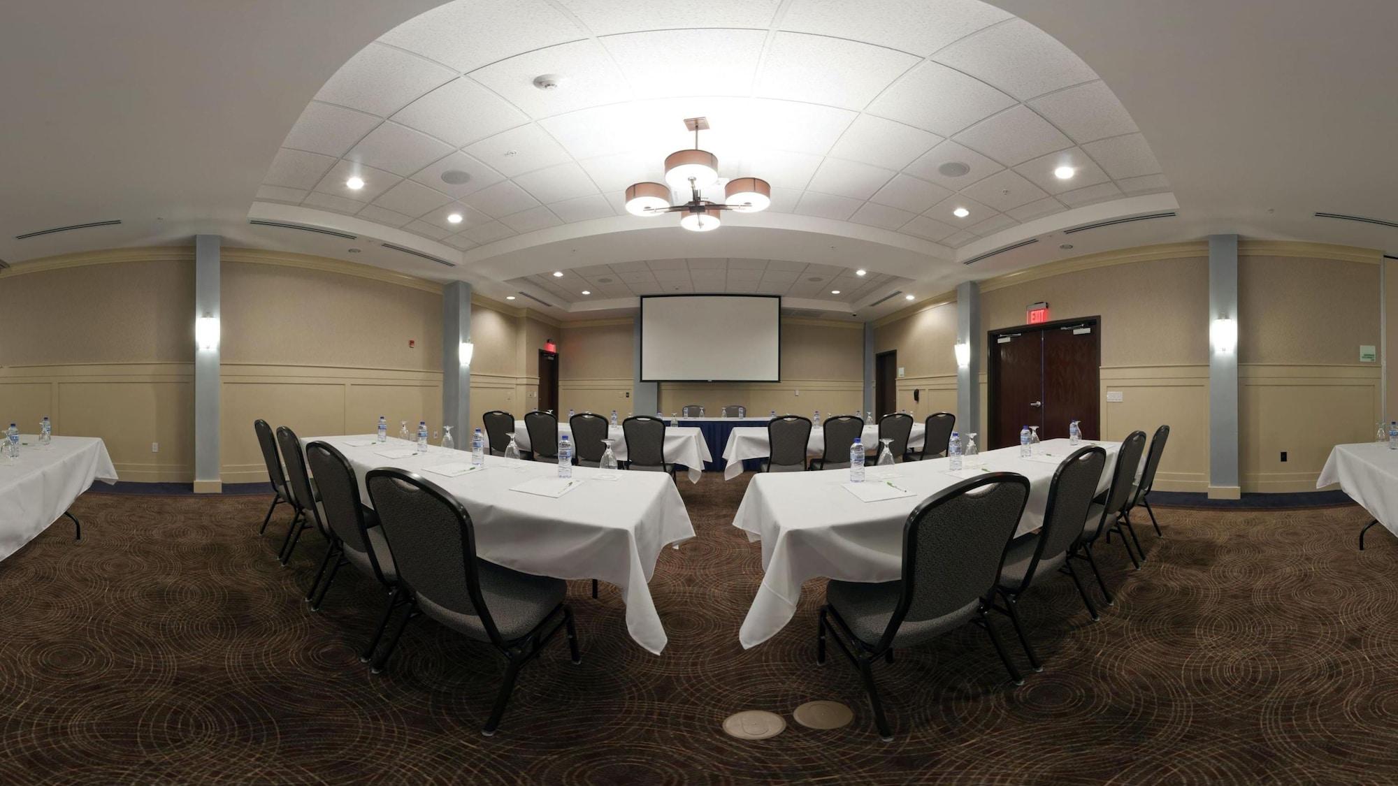 Sala de Reuniones Holiday Inn Detroit Metro Airport by IHG