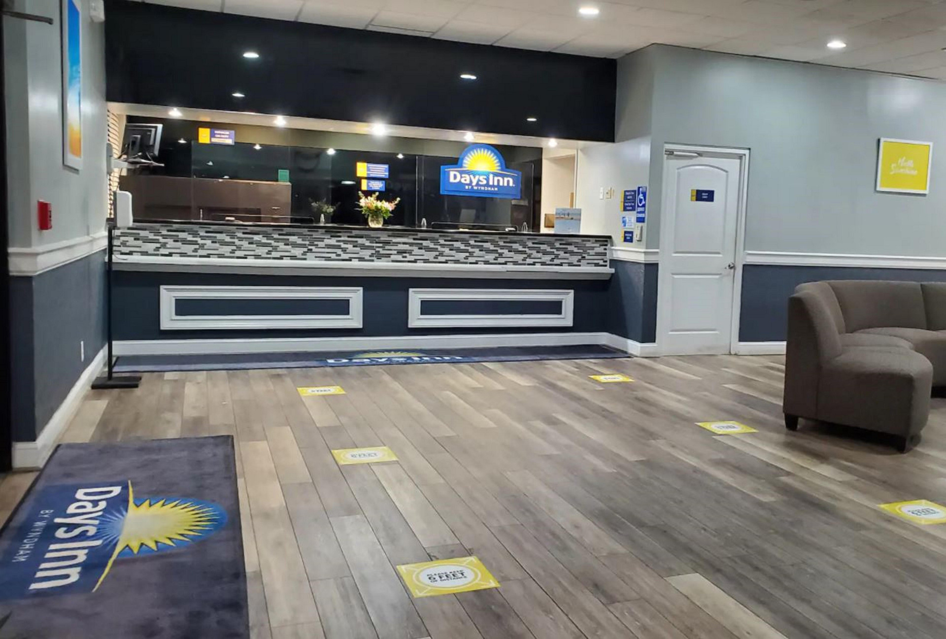 Vista Lobby Days Inn by Wyndham Stuart