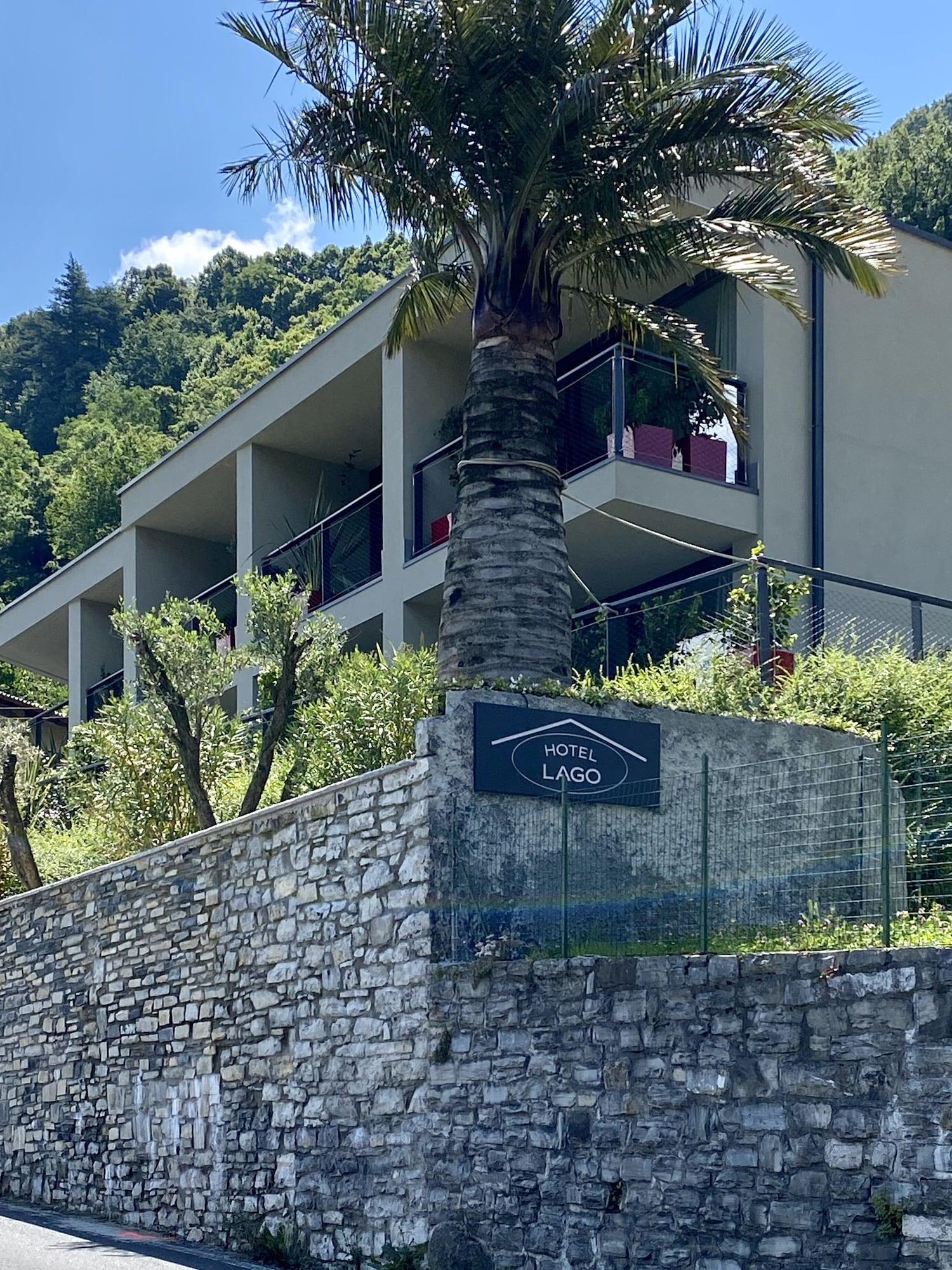 Vista Exterior Hotel Lago