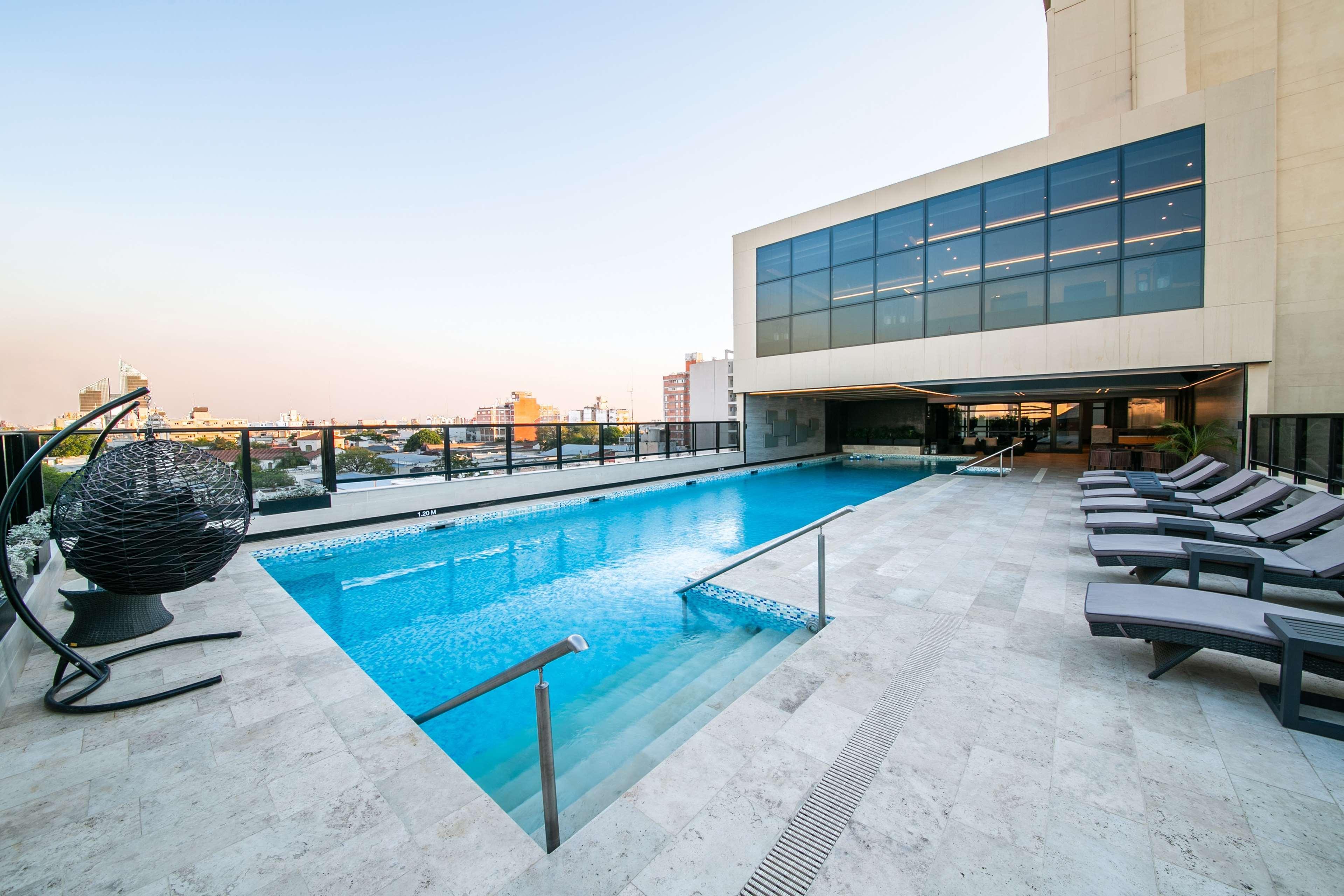 Vista Piscina Hilton Garden Inn Santiago del Estero