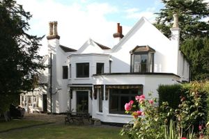 Alojamiento - West End Lodge