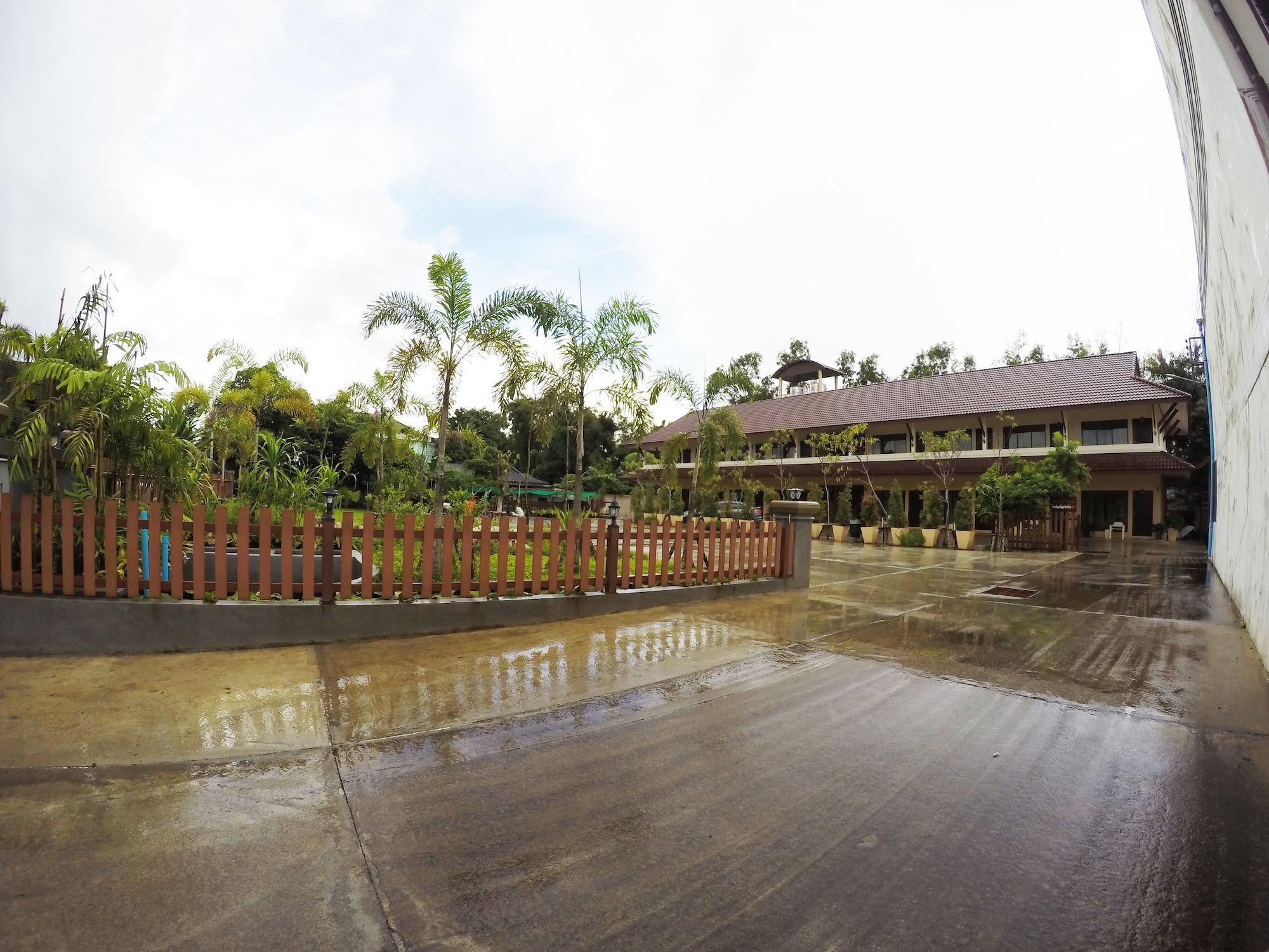 Vista Exterior Baan Supannikar Boutique Hotel