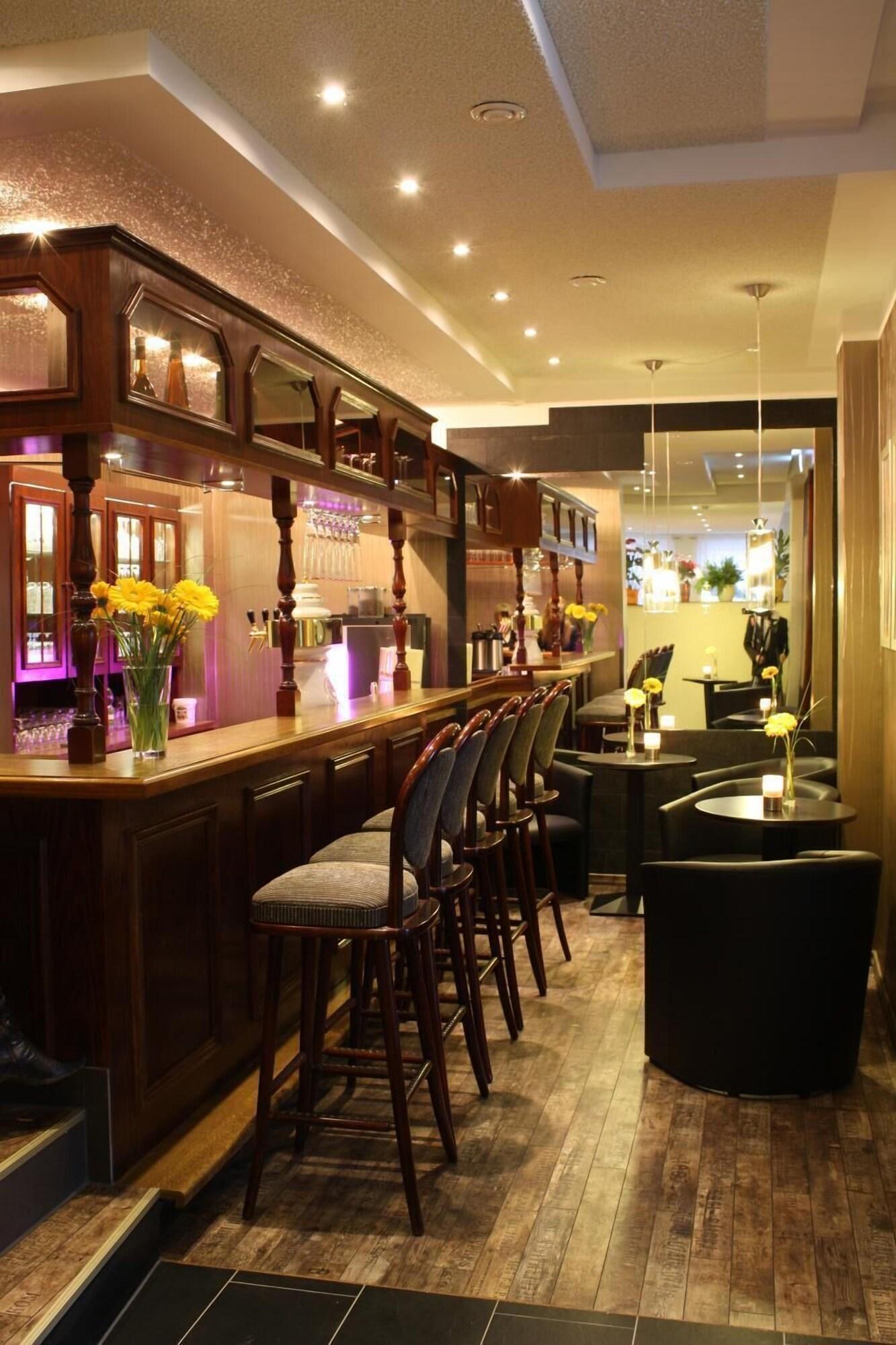 Bar/Salón Hotel Eleganz