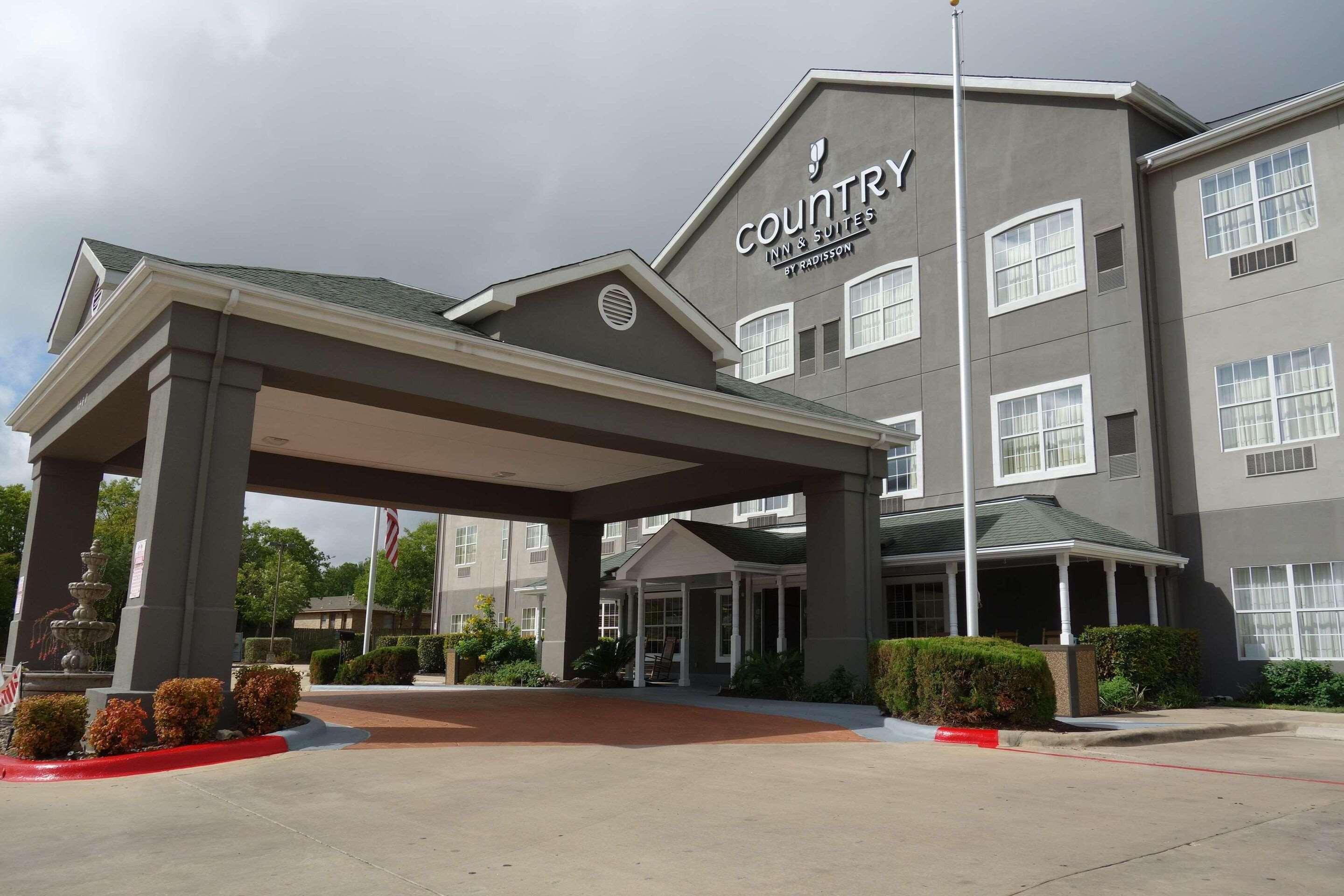 Vista Exterior Country Inn & Suites by Radisson, Round Rock, TX