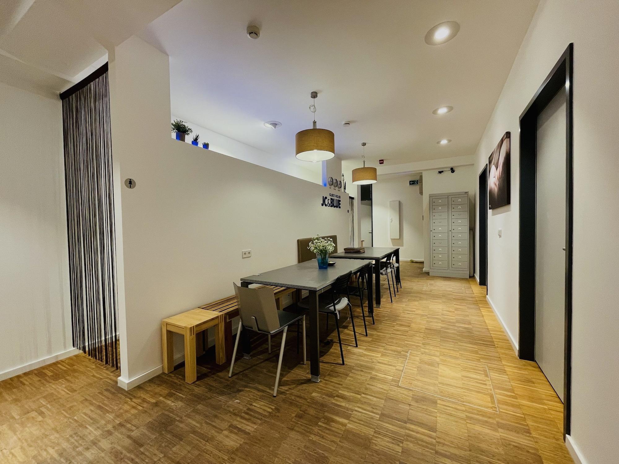 Vista Lobby Jc Blue Guesthouse