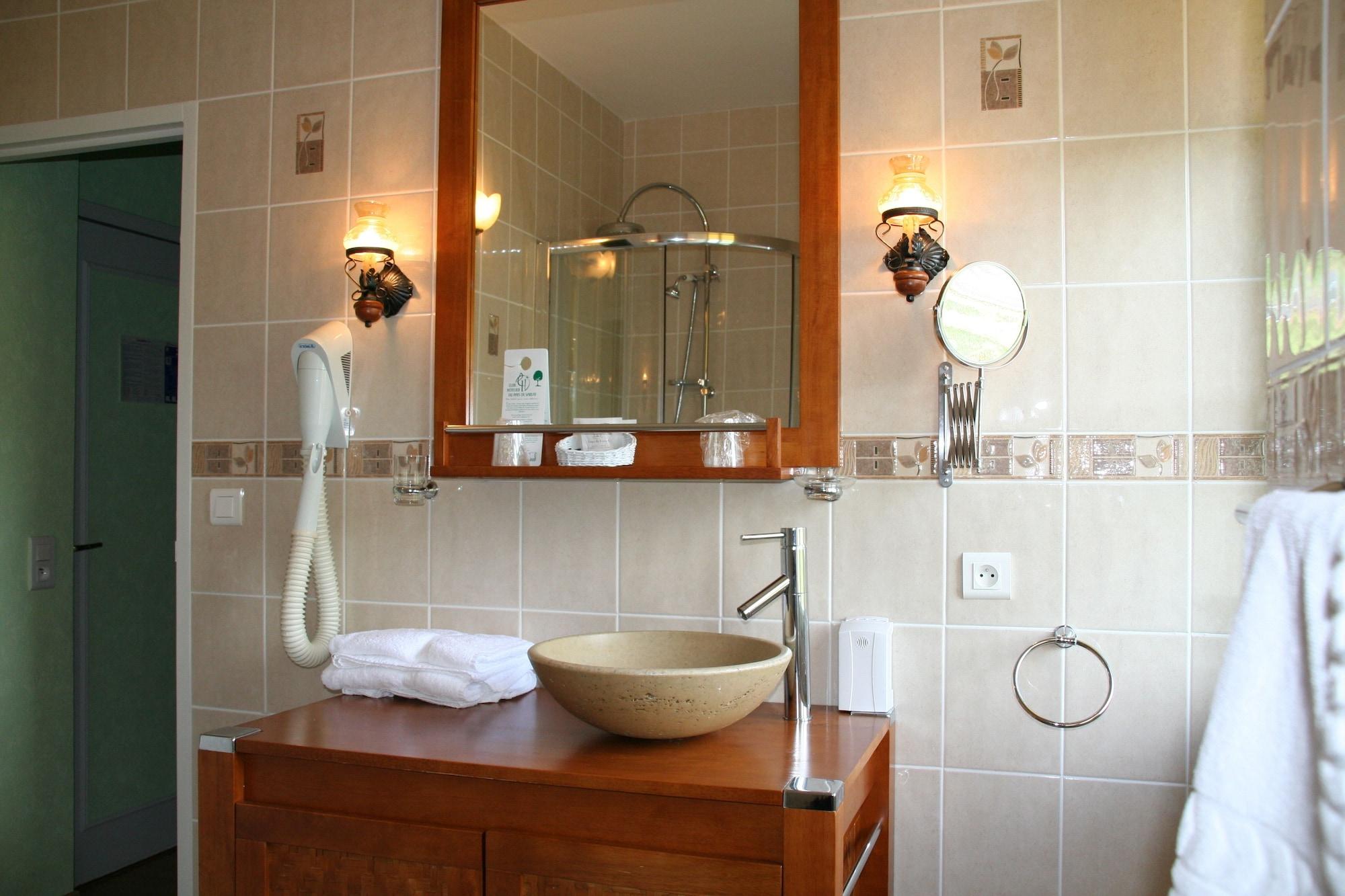 Equipamiento de Habitación Le Relais des 5 Chateaux