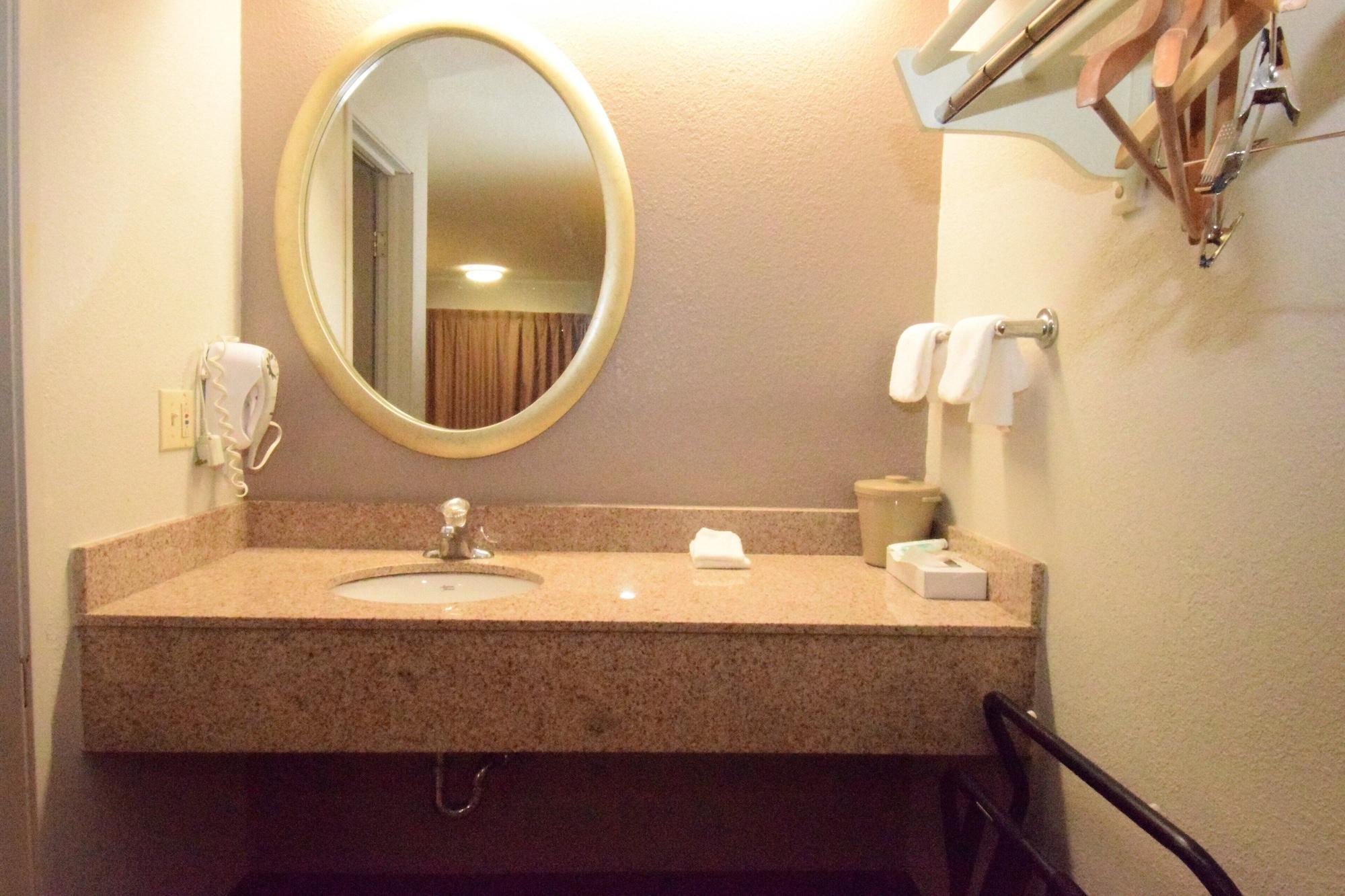 Equipamiento de Habitación Red Roof Inn Buffalo – Hamburg/ I-90