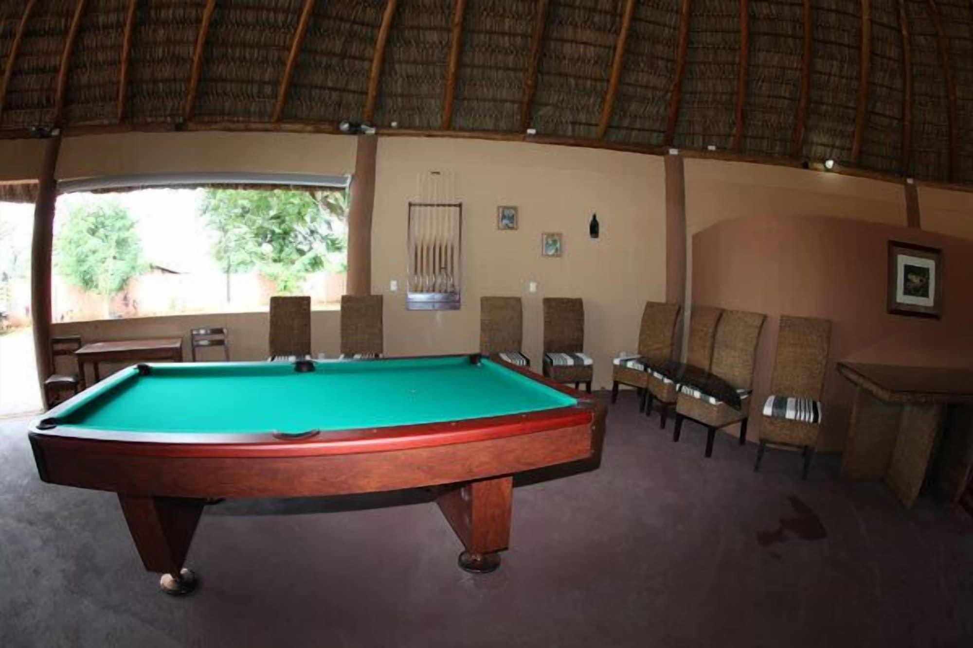 Instalaciones Recreativas Marbella Surf Inn