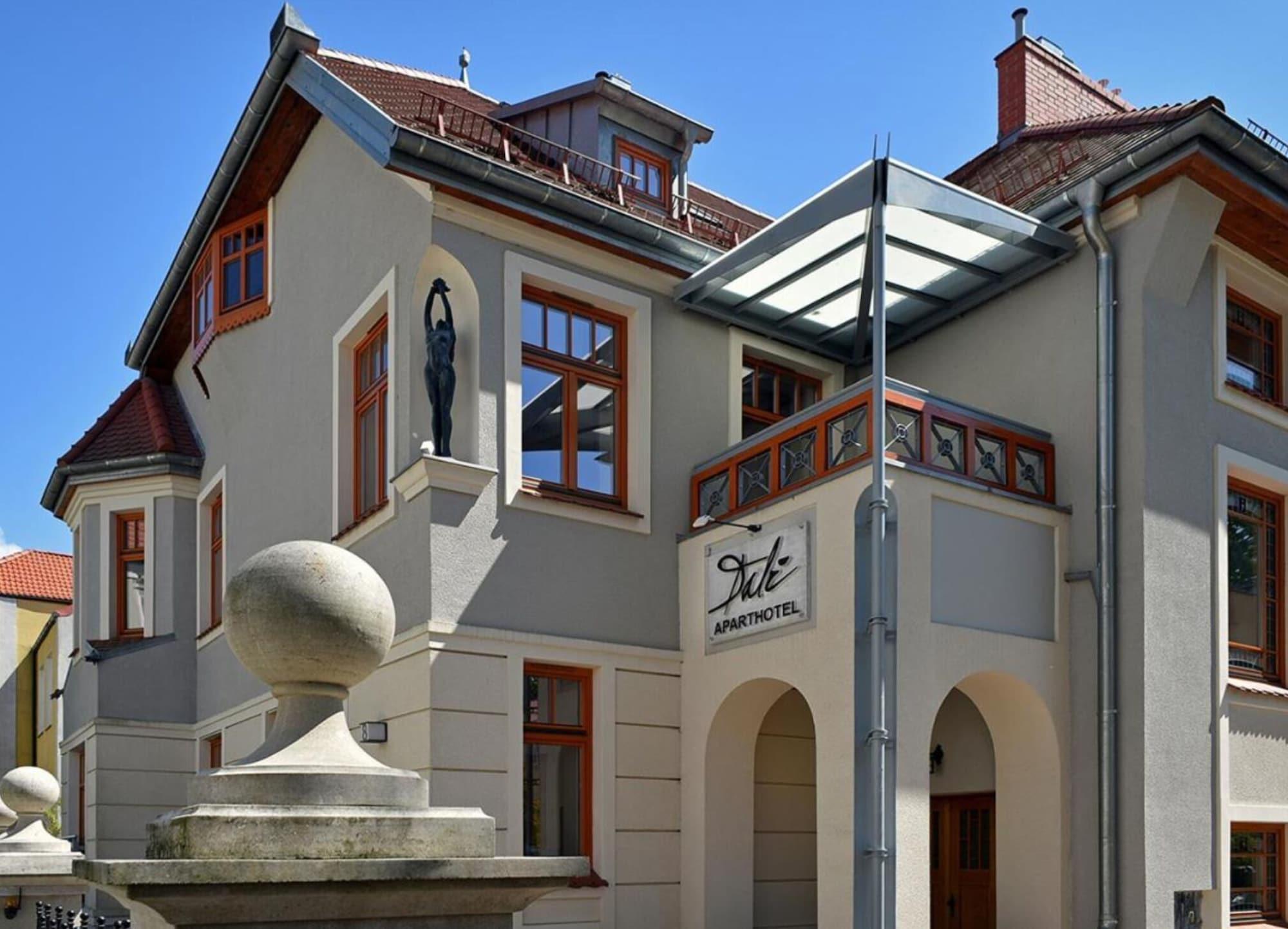 Vista Exterior Dali ApartHotel