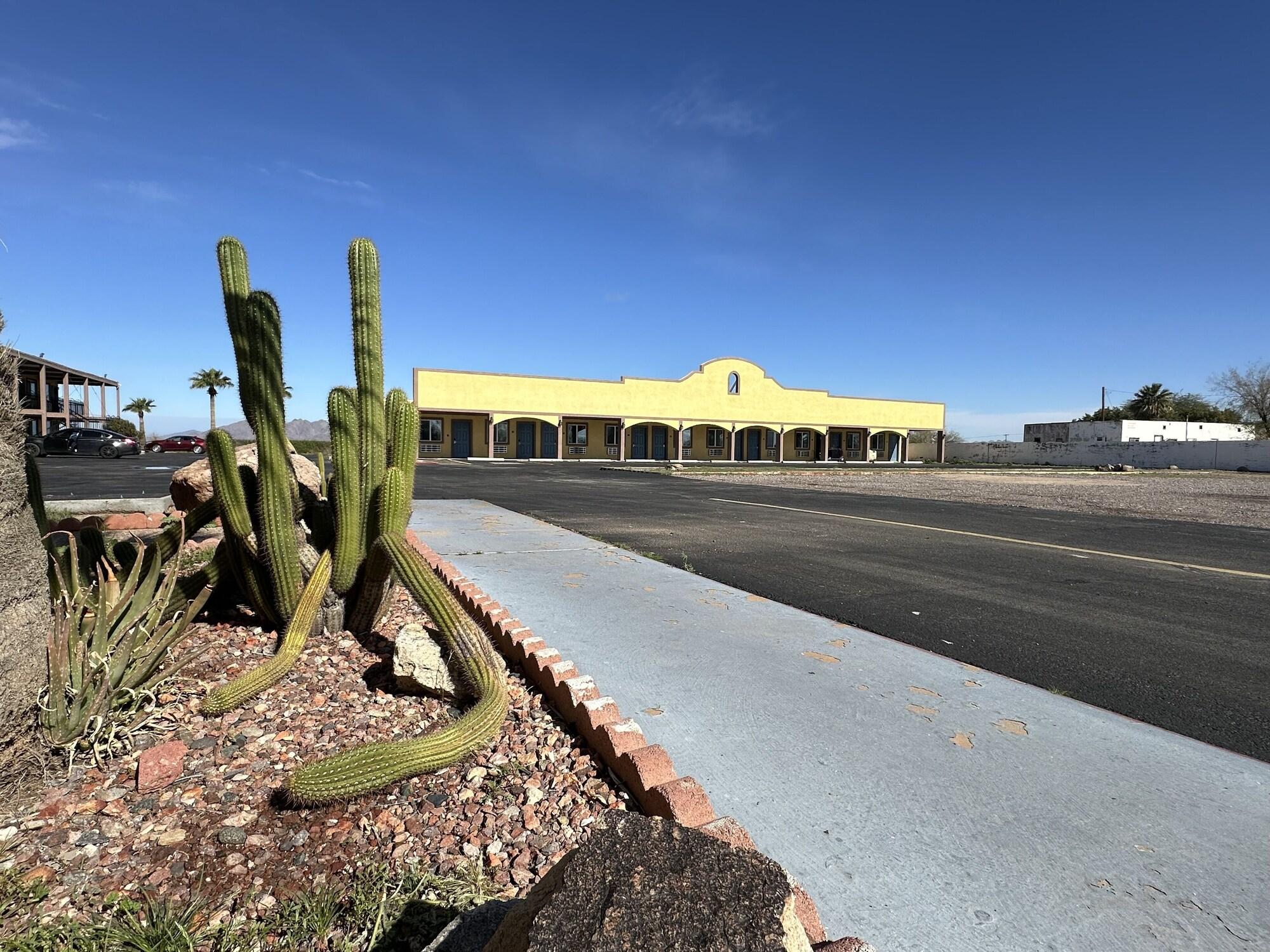Varios Gila Bend Lodge