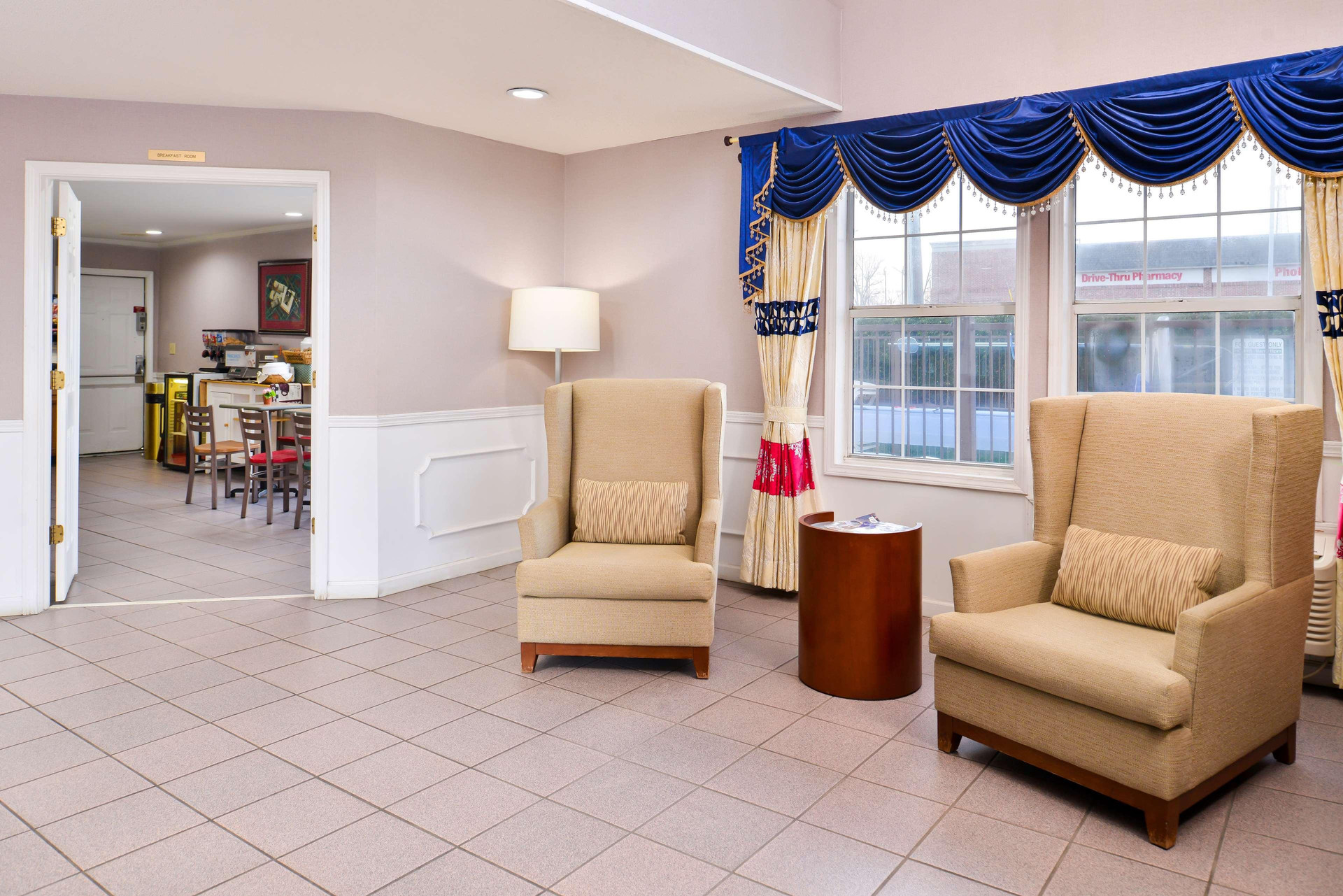 Vista Lobby Jameson Inn Winder