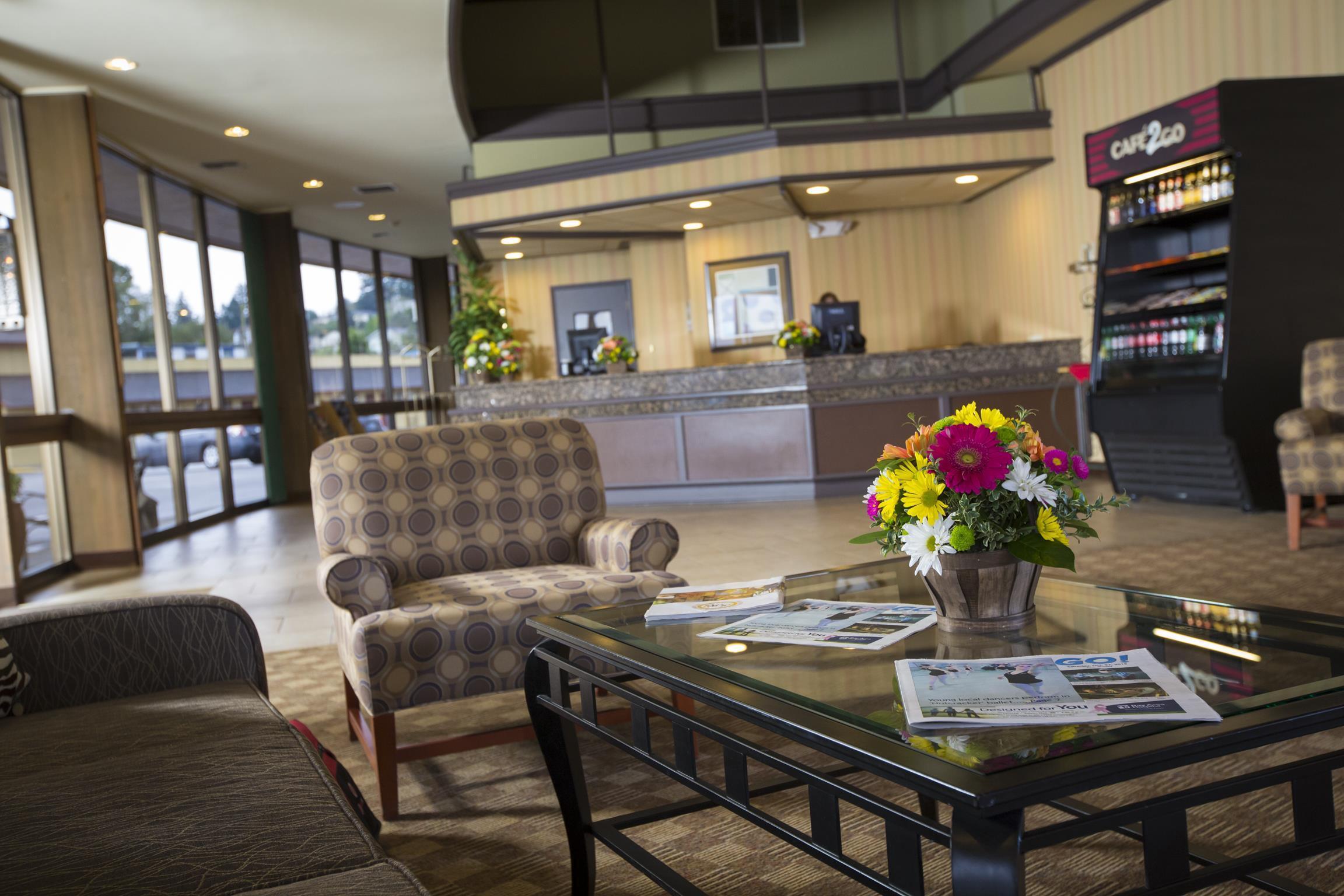 Vista Lobby Red Lion Hotel Coos Bay