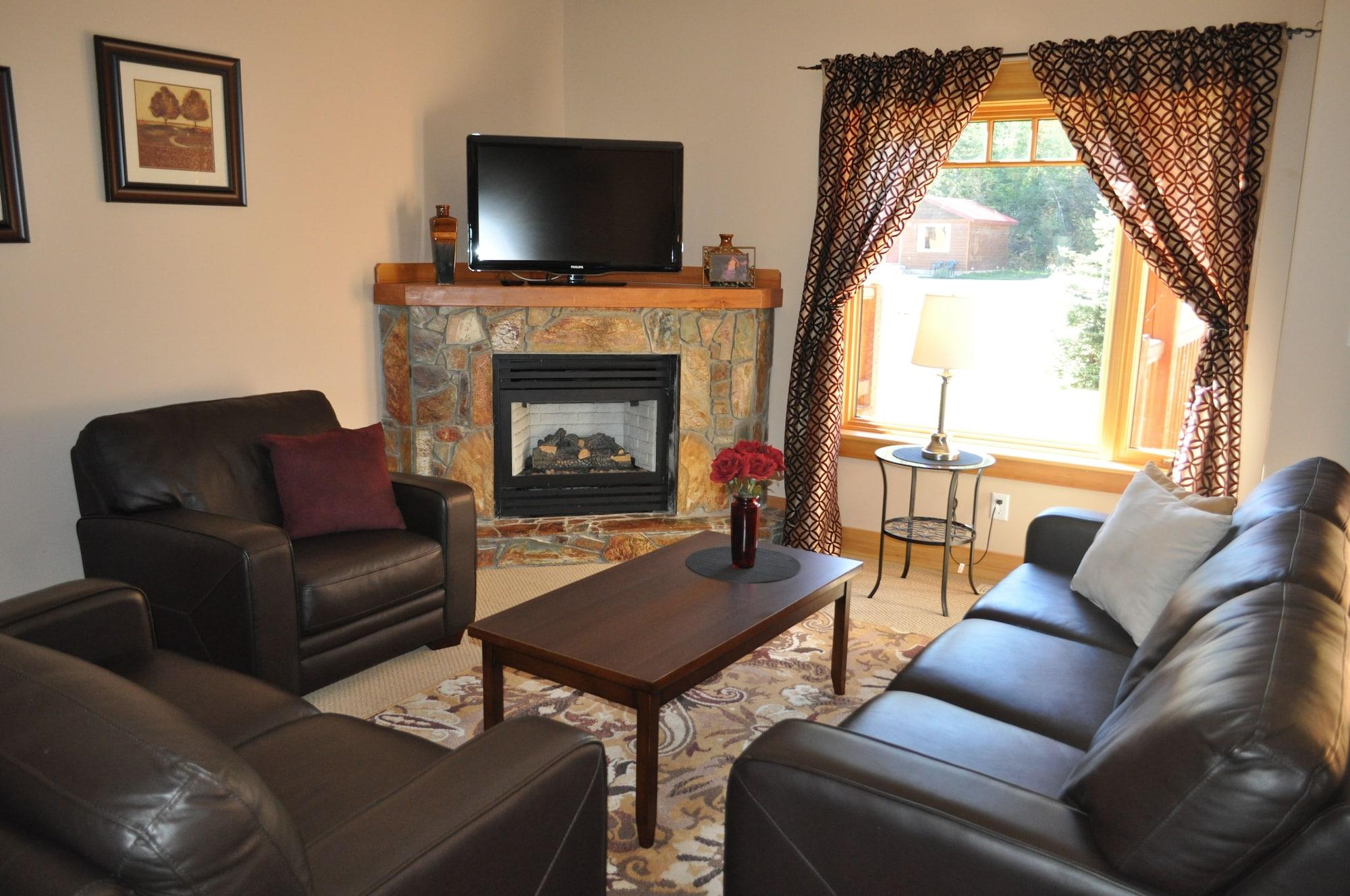 Varios Red Mountain Village Condos