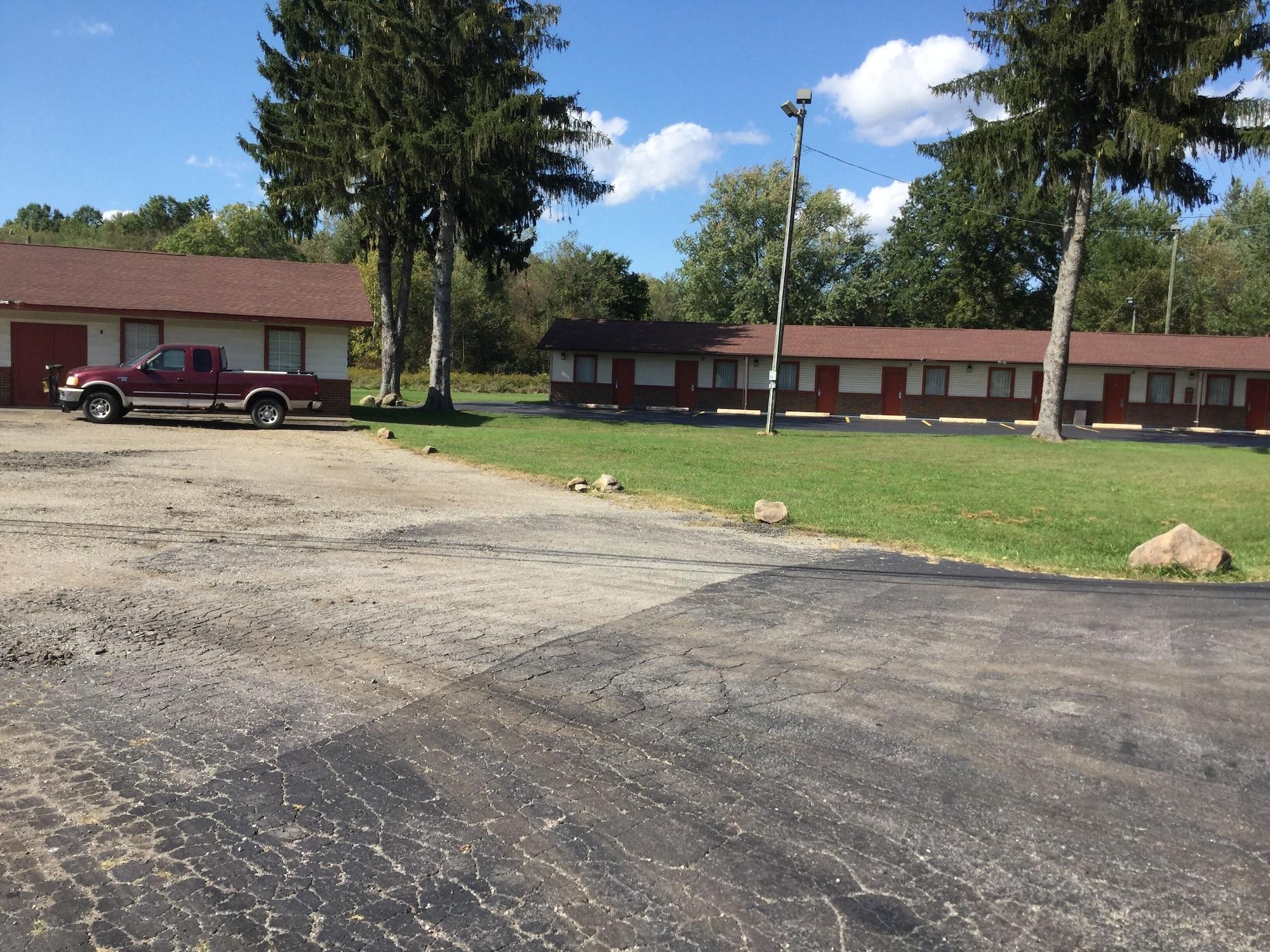 Vista Exterior Falls Inn