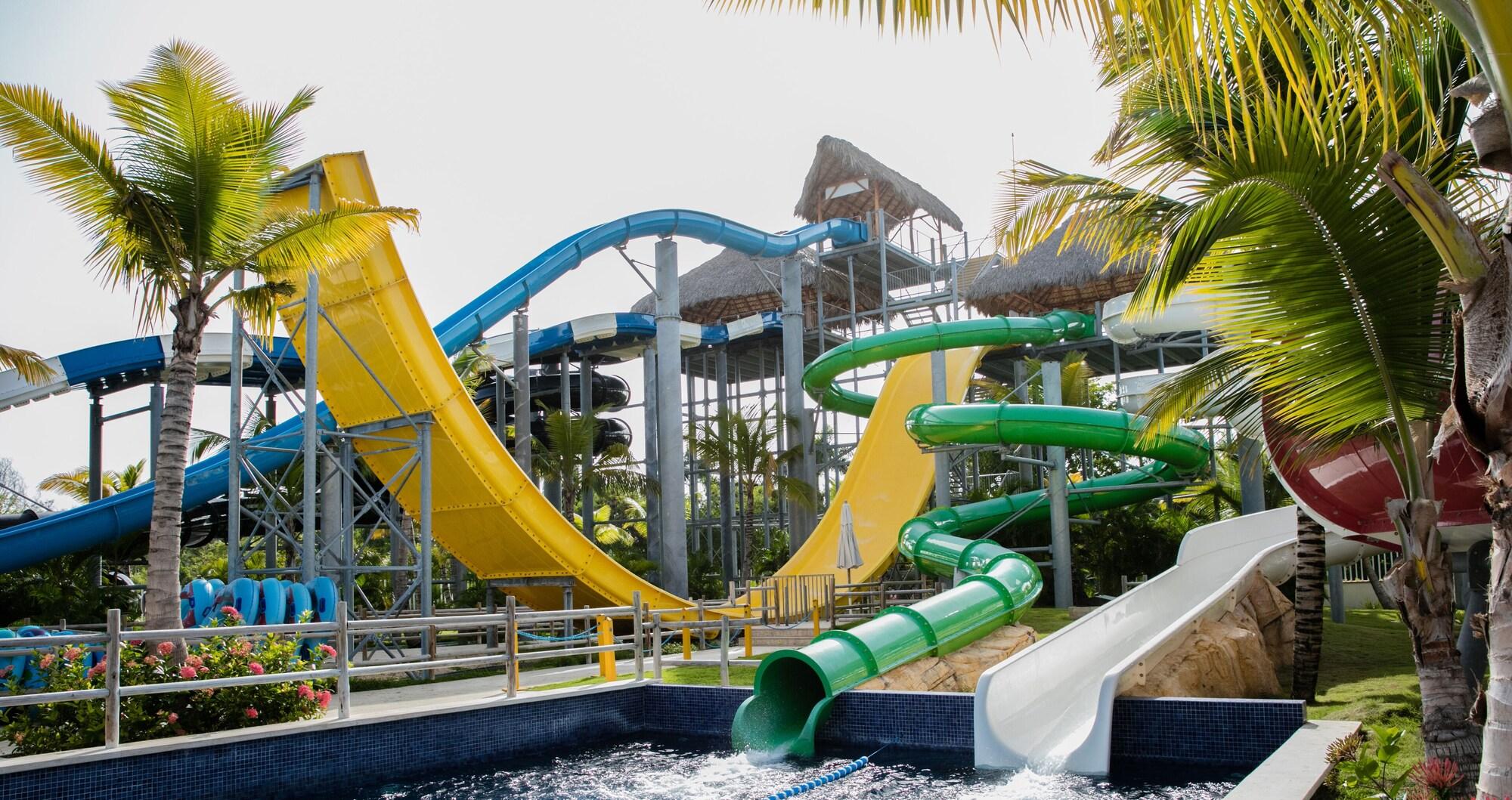 Vista Exterior Royalton Splash Punta Cana, An Autograph Collection All-Inclusive Resort & Casino