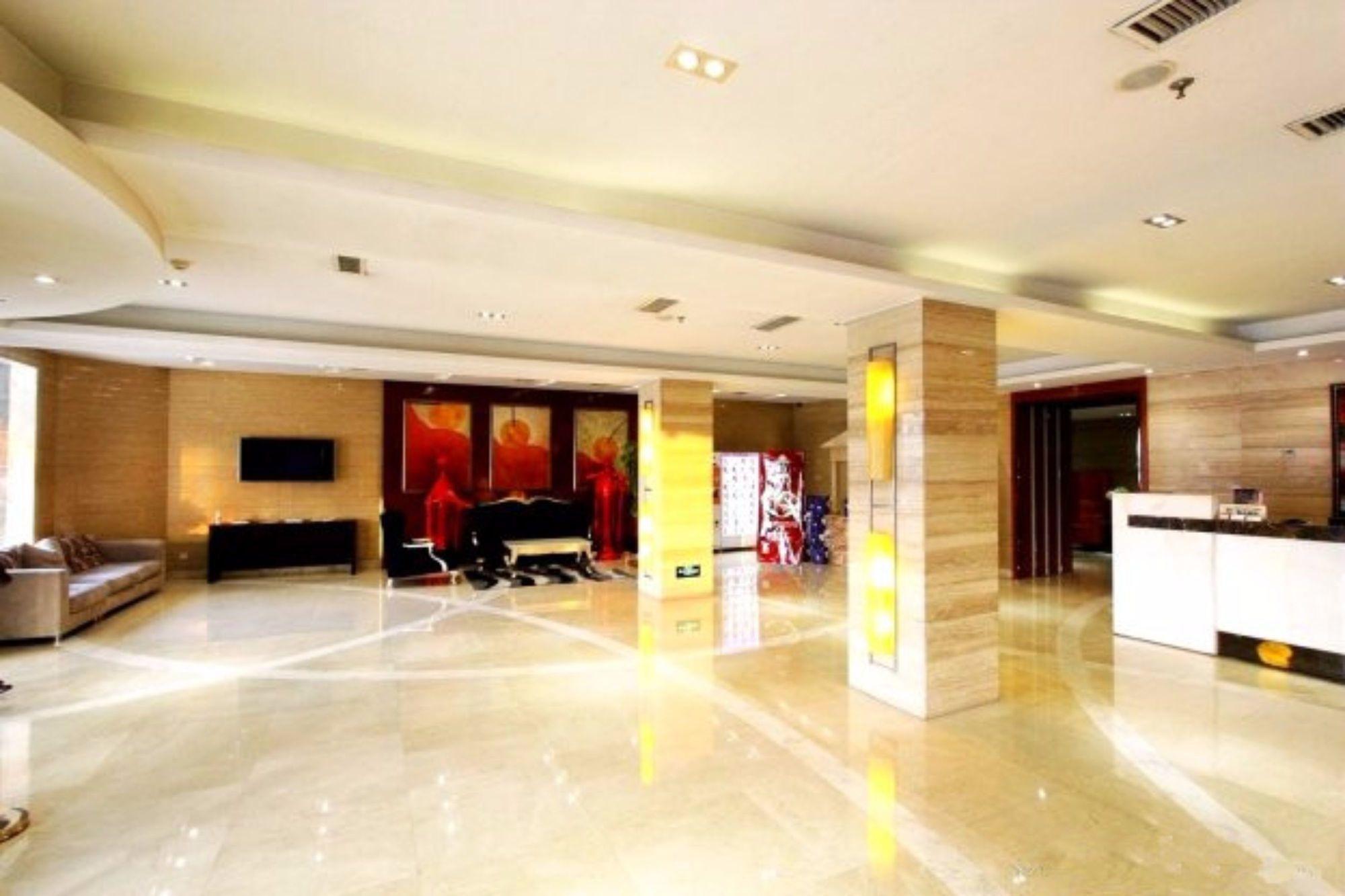 Vista Lobby Days Inn Frontier Qingdao Airport