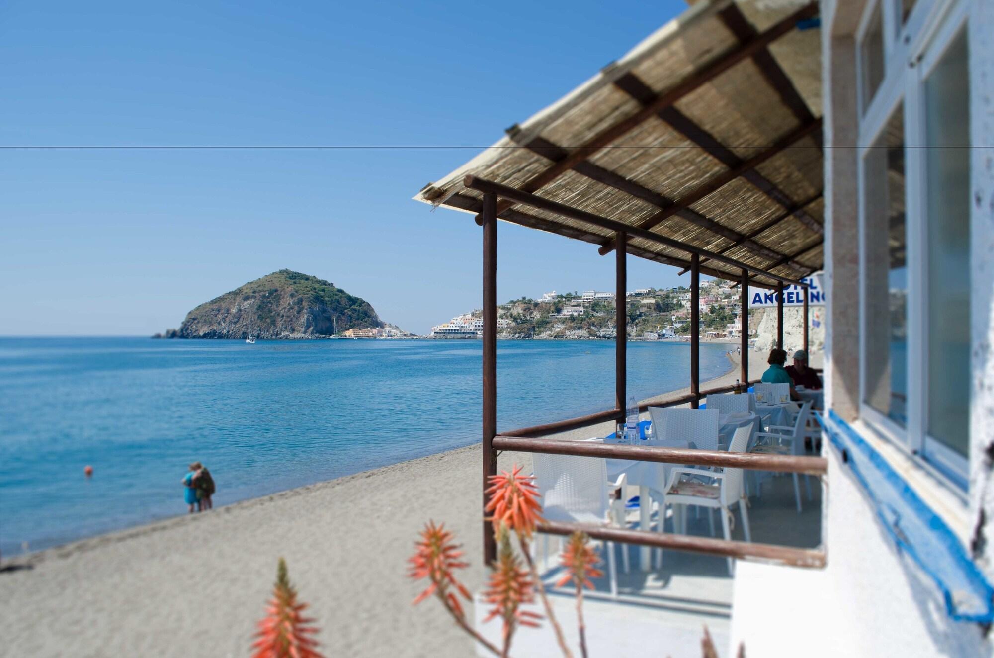 Vista Exterior Hotel Angelino