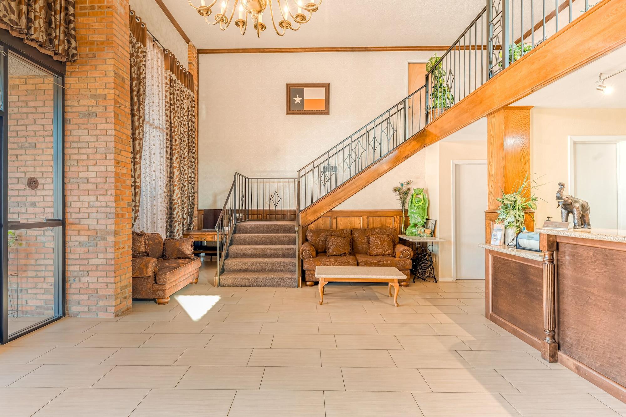Vista Lobby OYO Hotel Jefferson TX Hwy 59