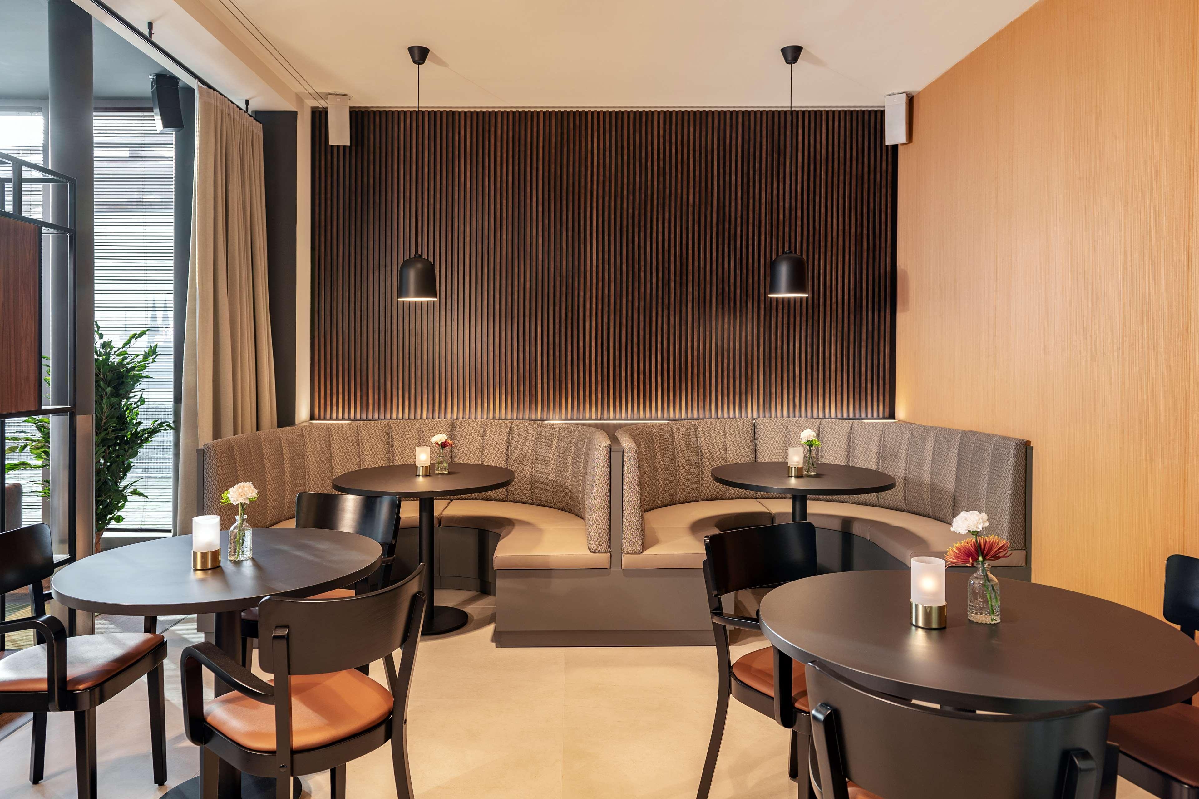 Bar/Salón NH Köln Altstadt