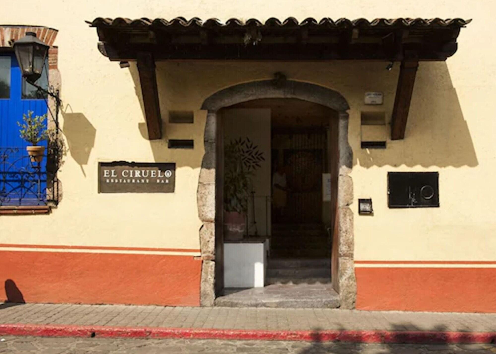 Vista Exterior Hotel y Restaurante El Ciruelo