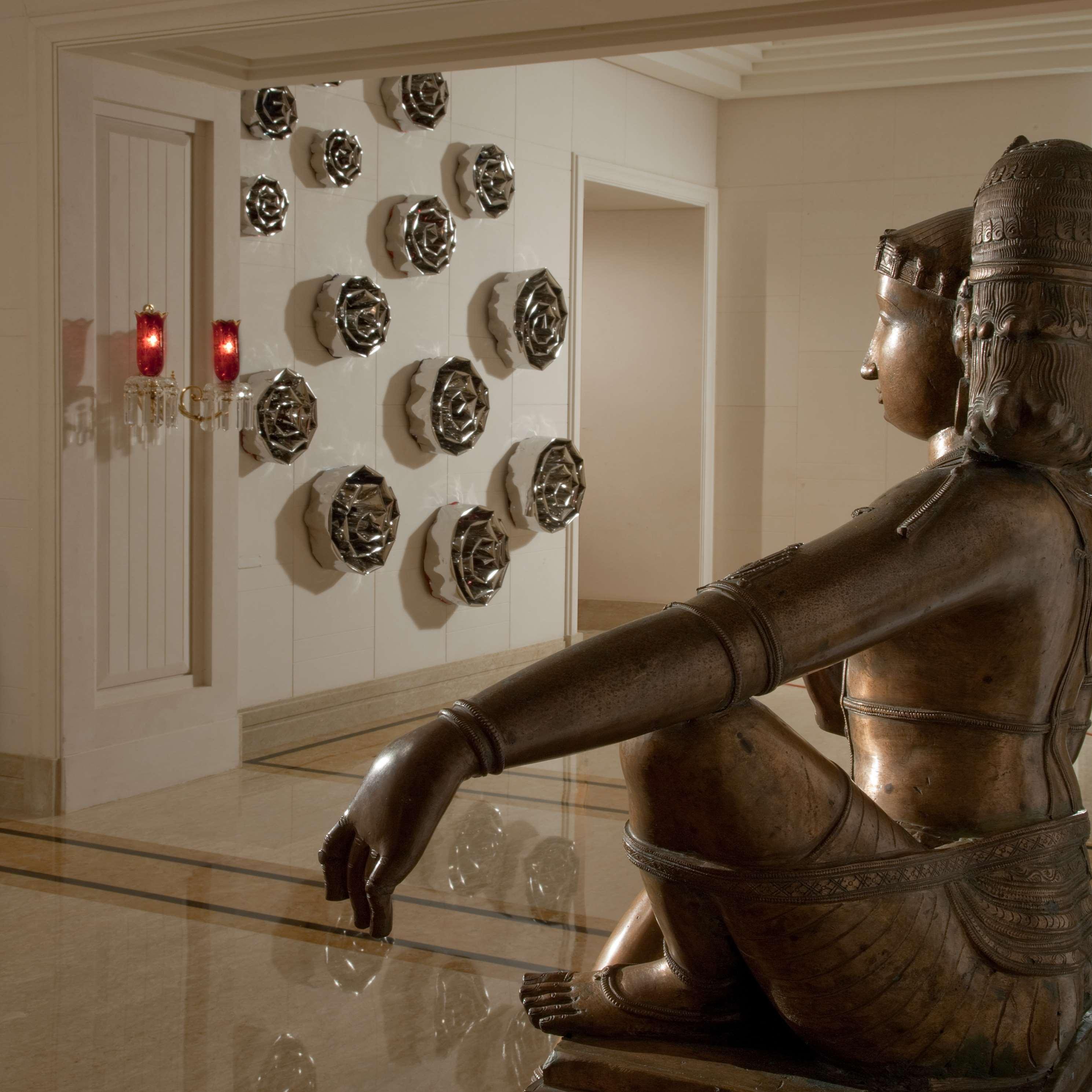 Vista Lobby The Leela Palace Chennai