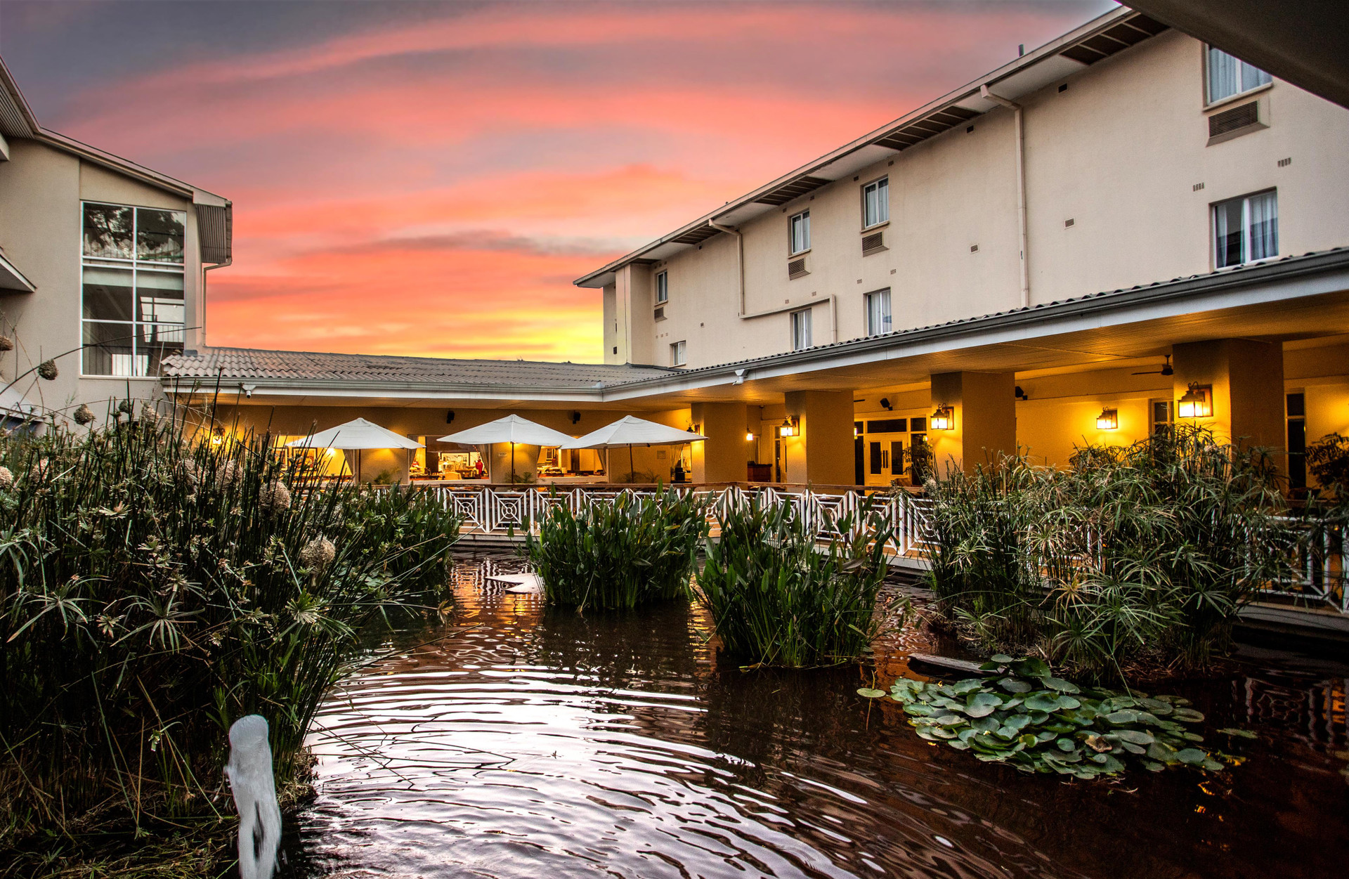 Vista Exterior Southern Sun Ridgeway