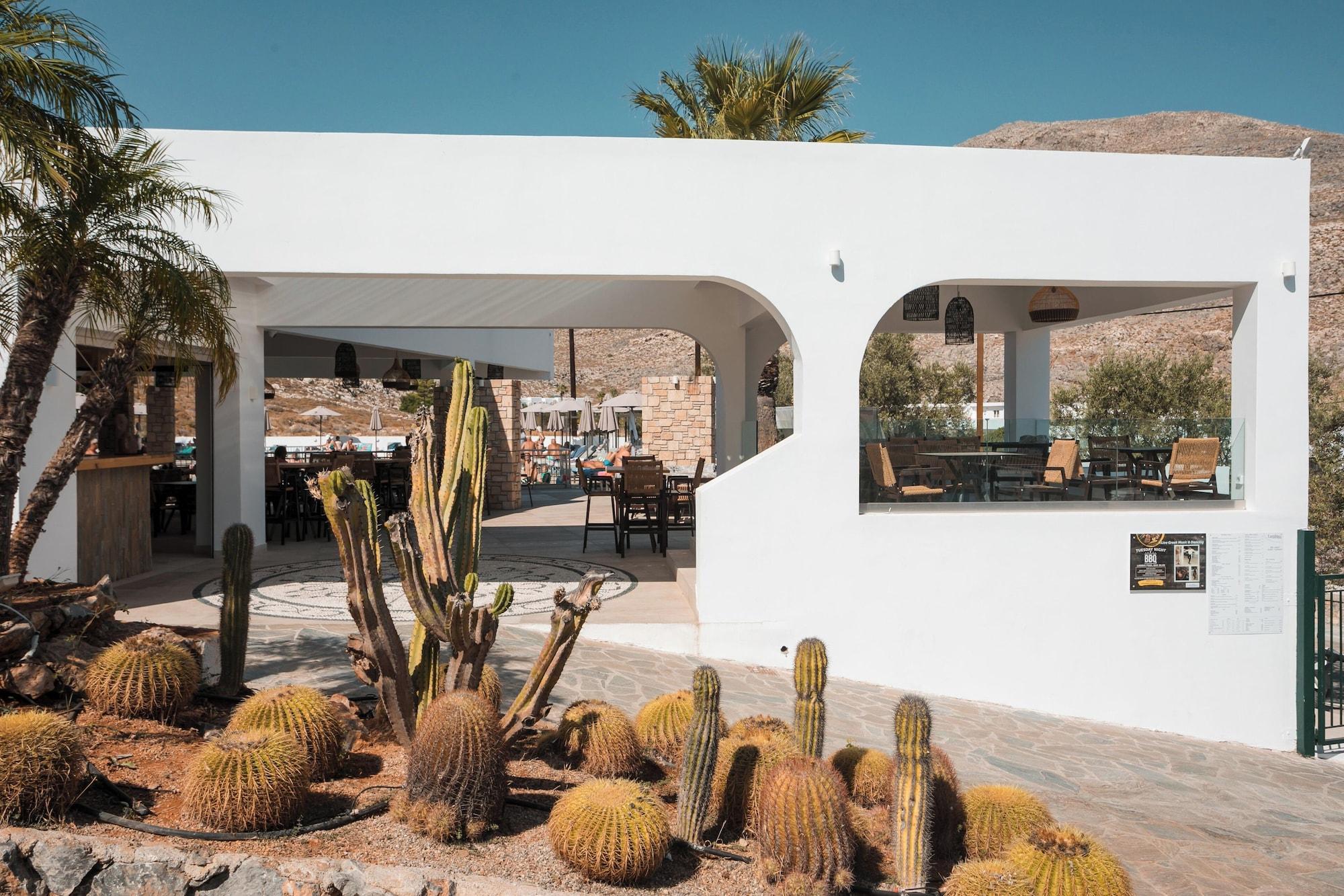 Bar/Salón 'Lindian Myth' Sea View Studios