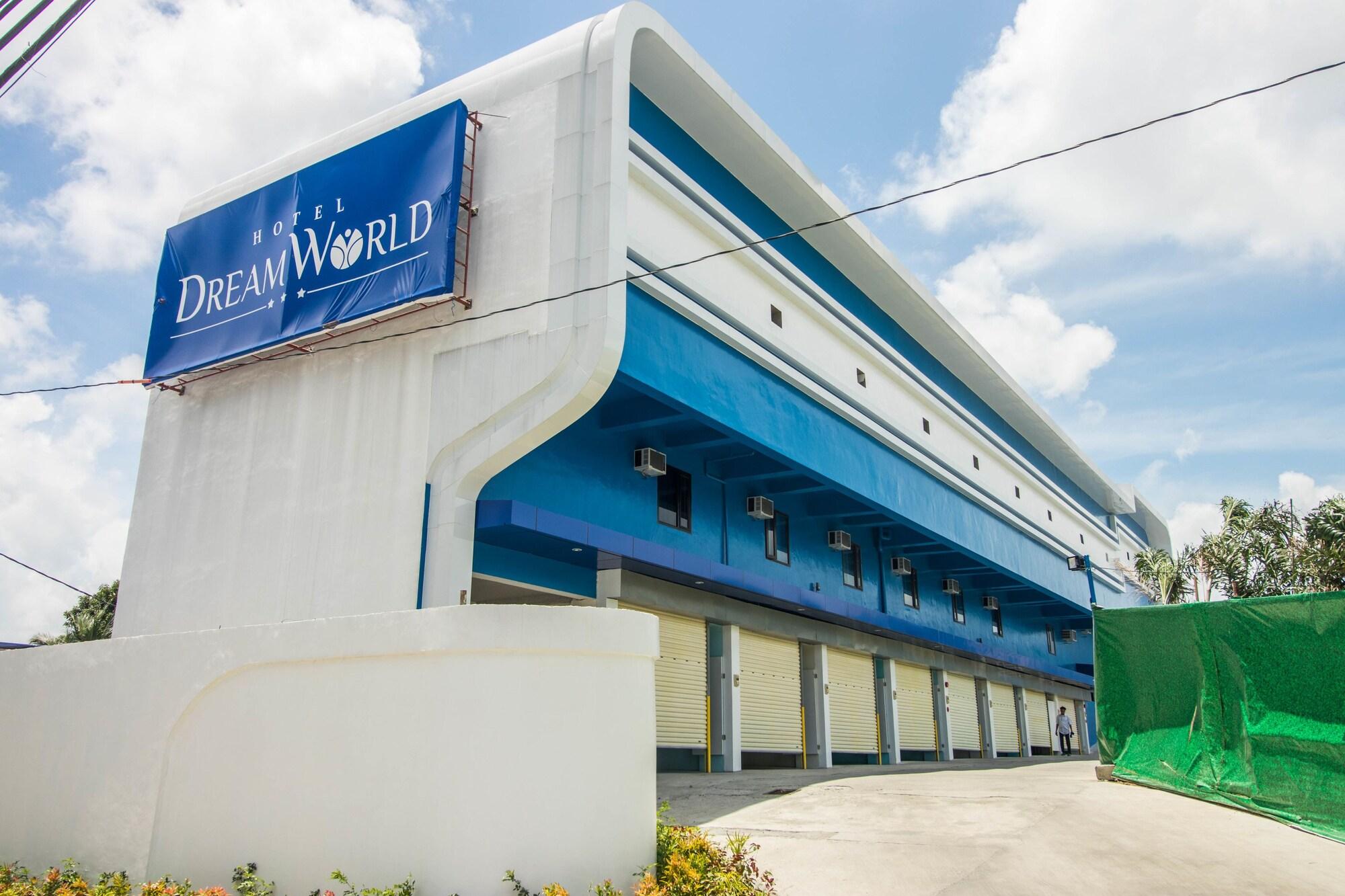 Vista Exterior Hotel DreamWorld Las Pinas